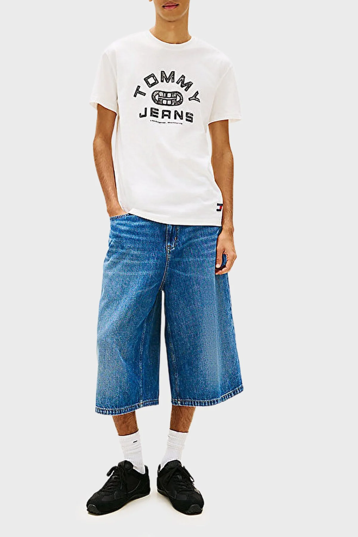 Tommy Jeans Logolu Pamuklu Regular Fit Bisiklet Yaka Erkek T Shirt DM0DM22551 YBL BEYAZ - 2