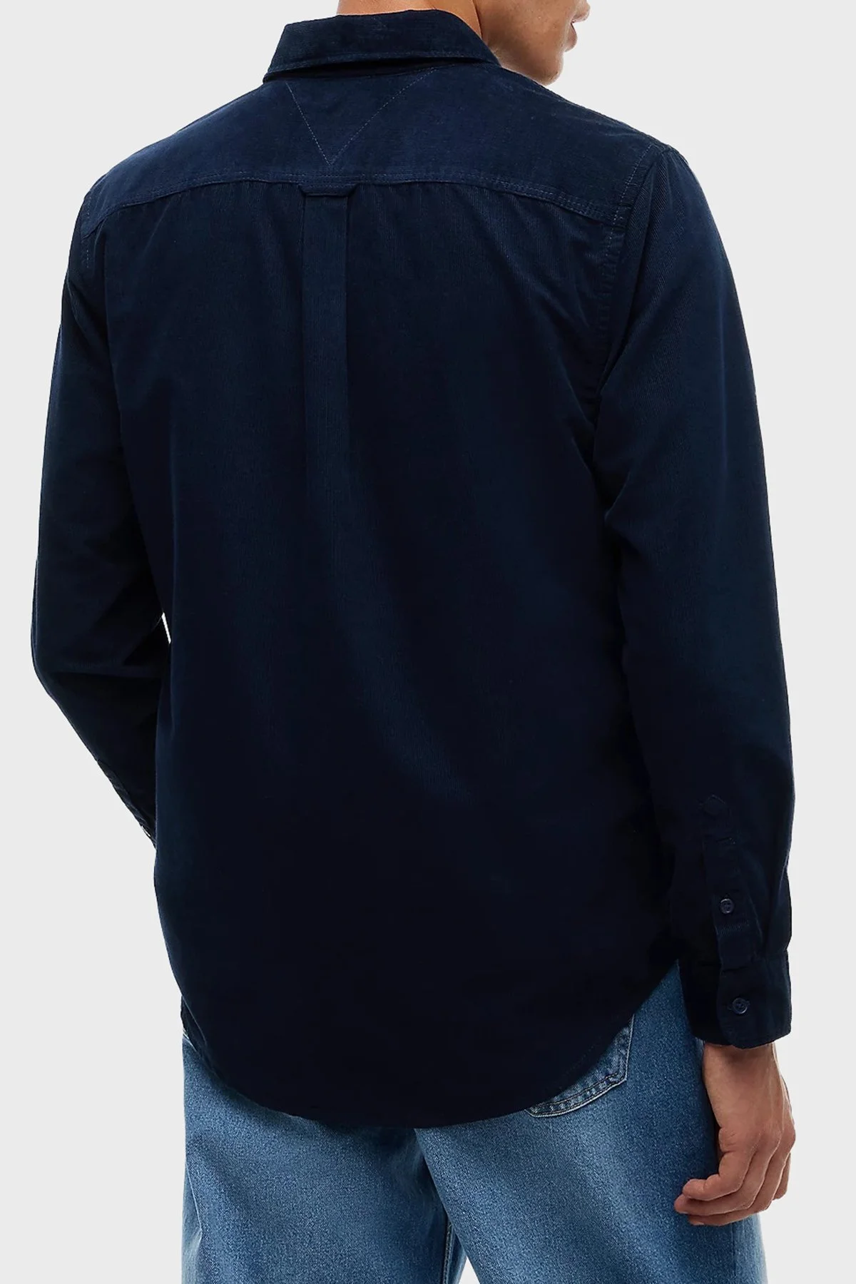 Tommy Jeans Logolu Pamuklu Regular Fit Düğmeli Yaka Erkek Gömlek DM0DM23517 C1G Lacivert - 3