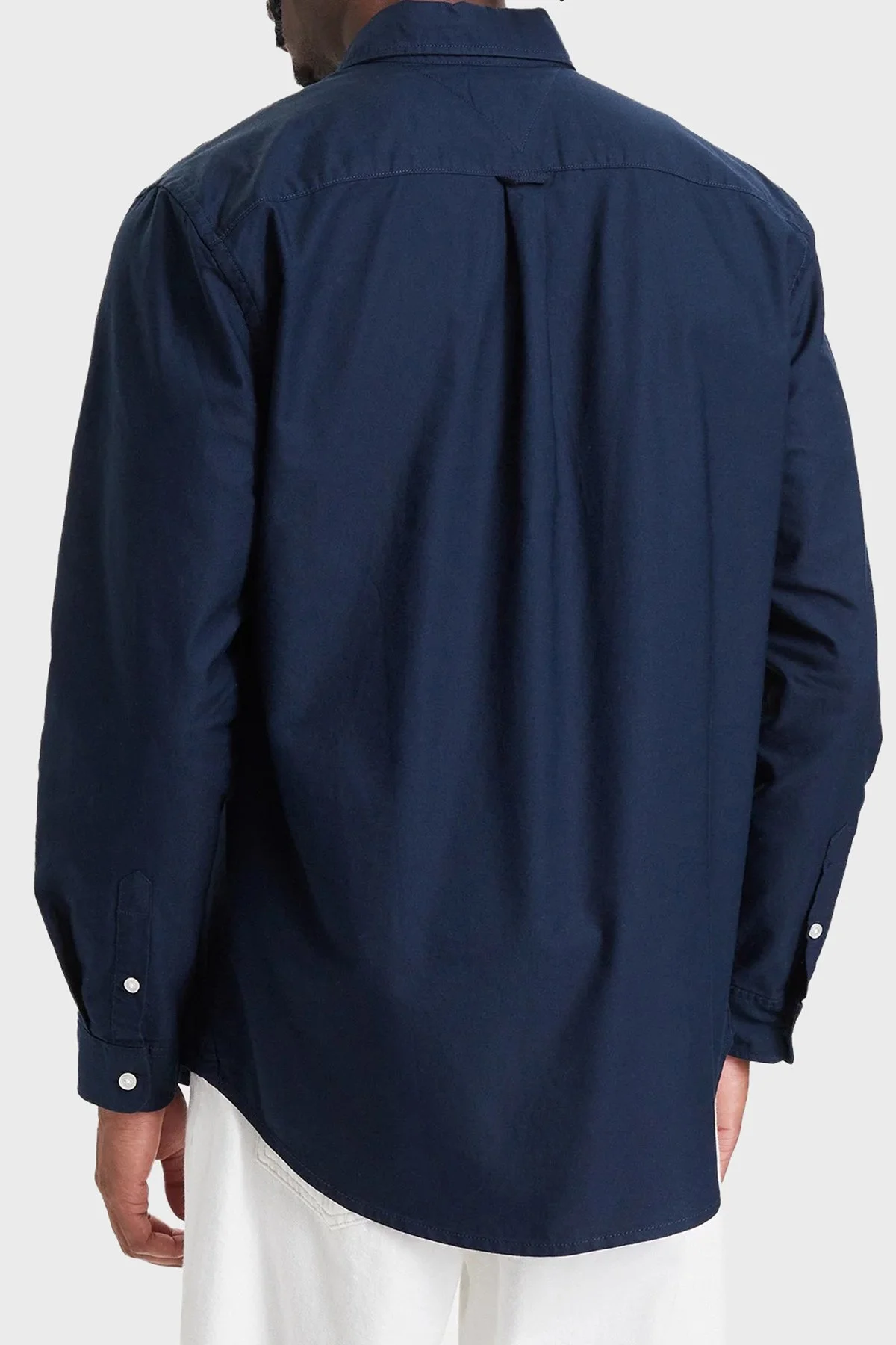 Tommy Jeans Logolu Pamuklu Regular Fit Düğmeli Yaka Erkek Gömlek DM0DM23711 C1G Lacivert - 3