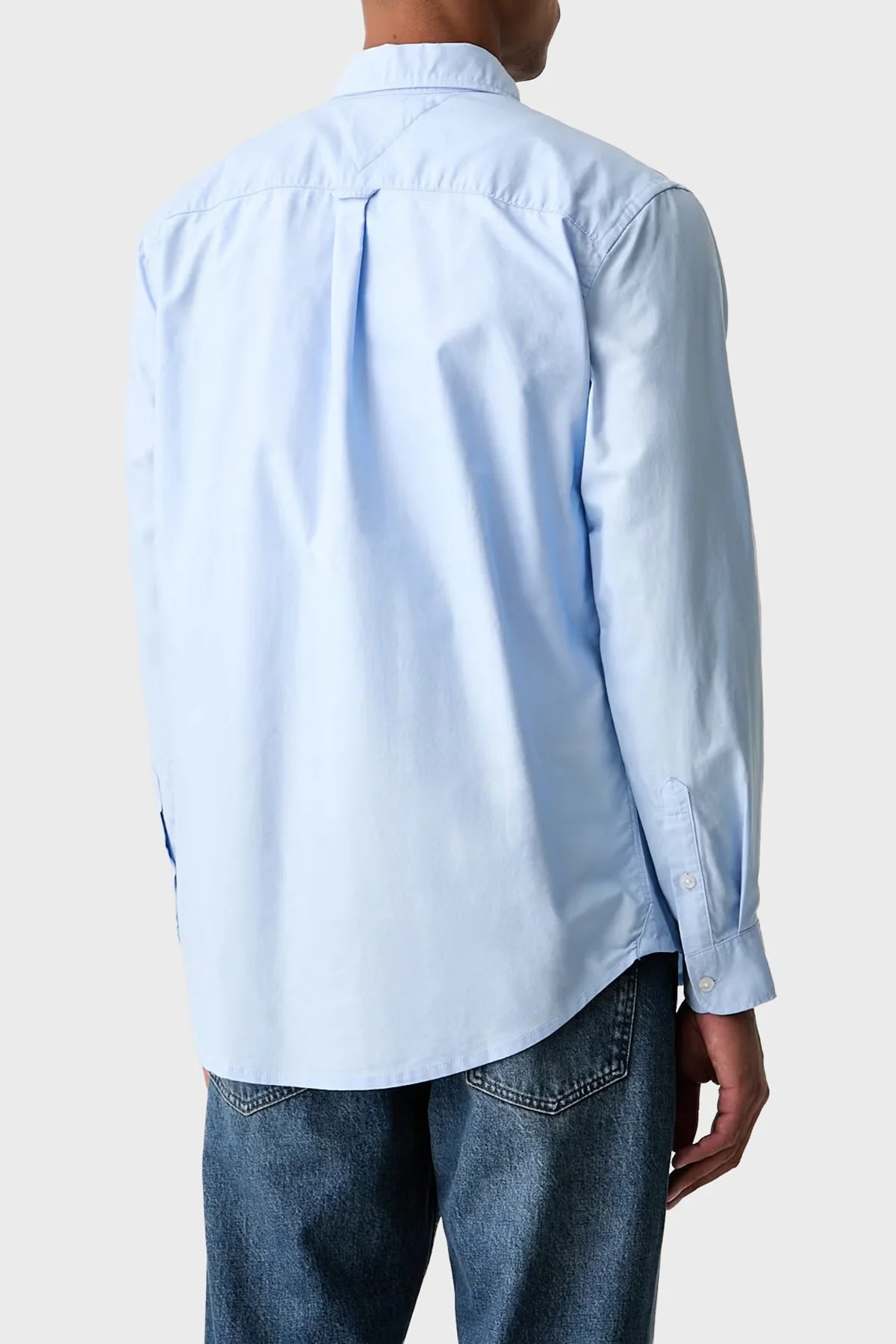 Tommy Jeans Logolu Pamuklu Regular Fit Düğmeli Yaka Erkek Gömlek DM0DM23711 C3Q Açık mavi - 3