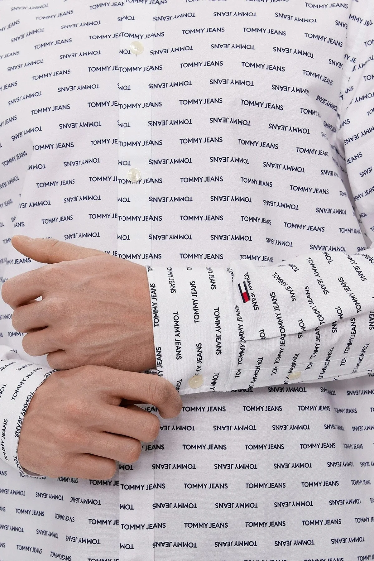 Tommy Jeans Logolu Pamuklu Regular Fit Erkek Gömlek DM0DM18337 YBR BEYAZ - 4