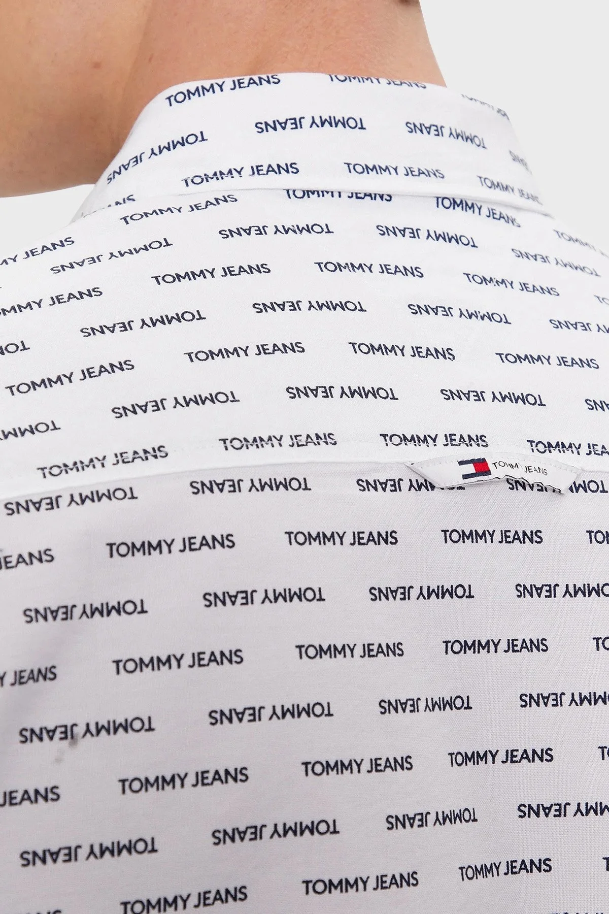 Tommy Jeans Logolu Pamuklu Regular Fit Erkek Gömlek DM0DM18337 YBR BEYAZ - 10