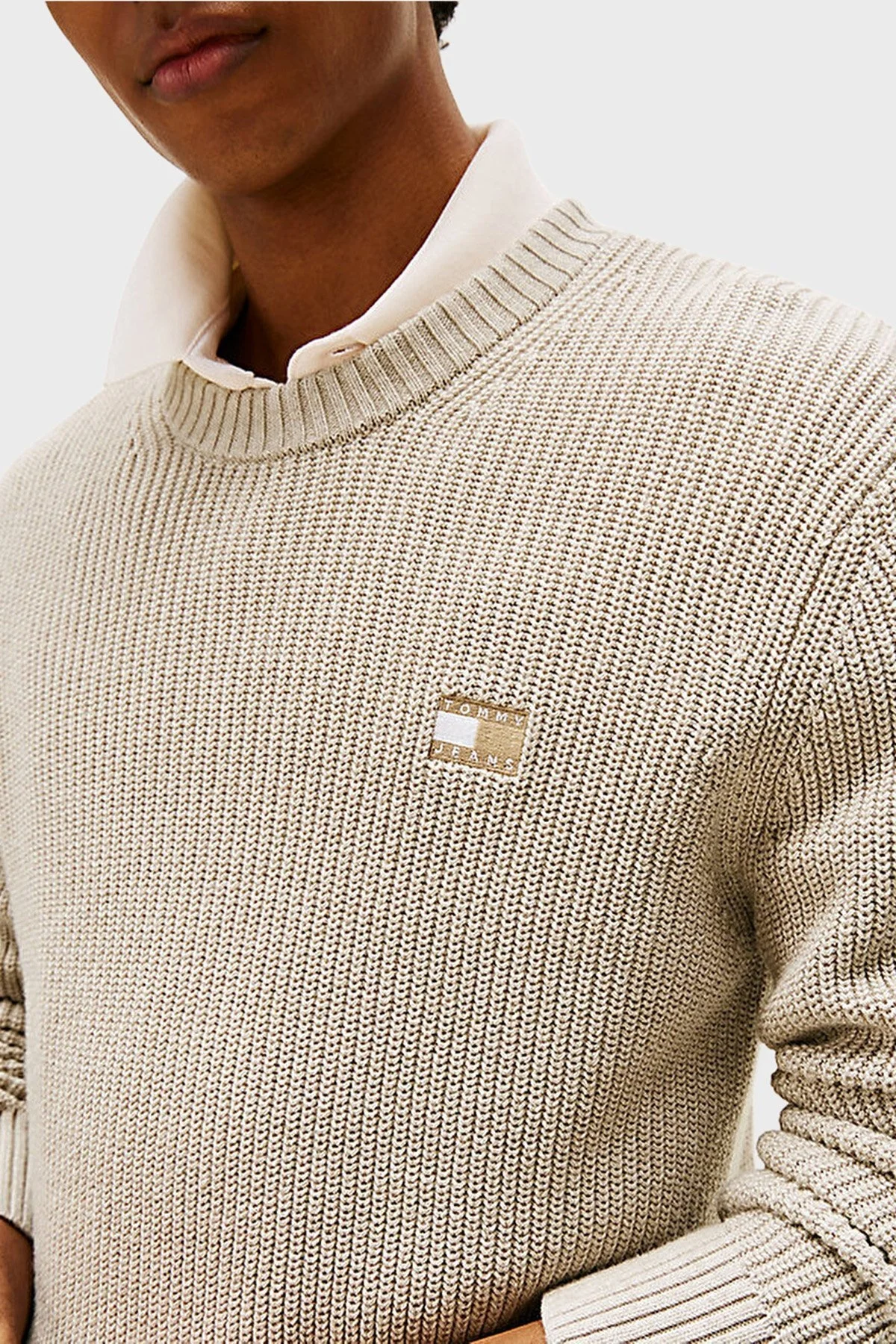 Tommy Jeans Logolu Pamuklu Slim Fit Bisiklet Yaka Örgü Erkek Kazak DM0DM21652 AD2 BEJ - 4