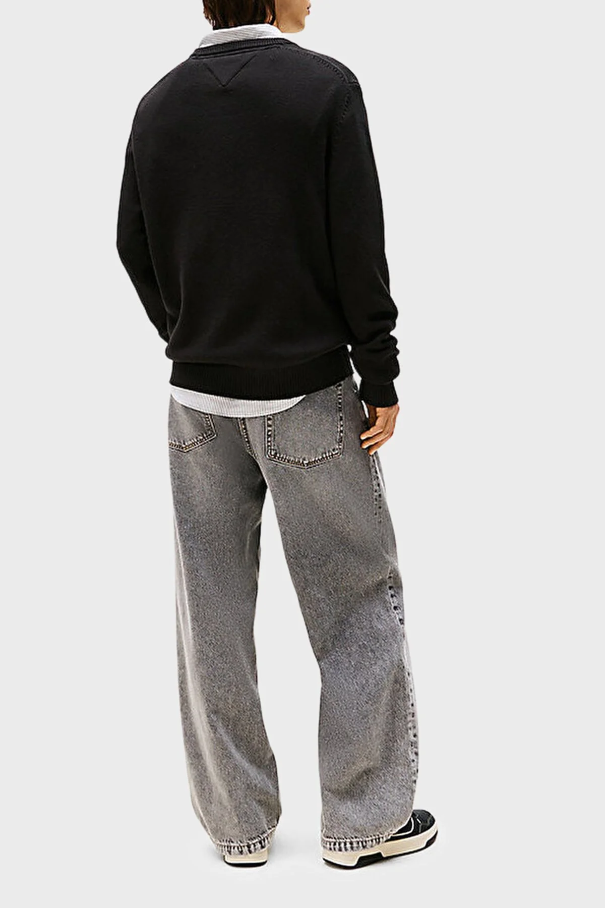 Tommy Jeans Logolu Pamuklu Slim Fit Bisiklet Yaka Örme Erkek Kazak DM0DM21787 BDS SİYAH - 3