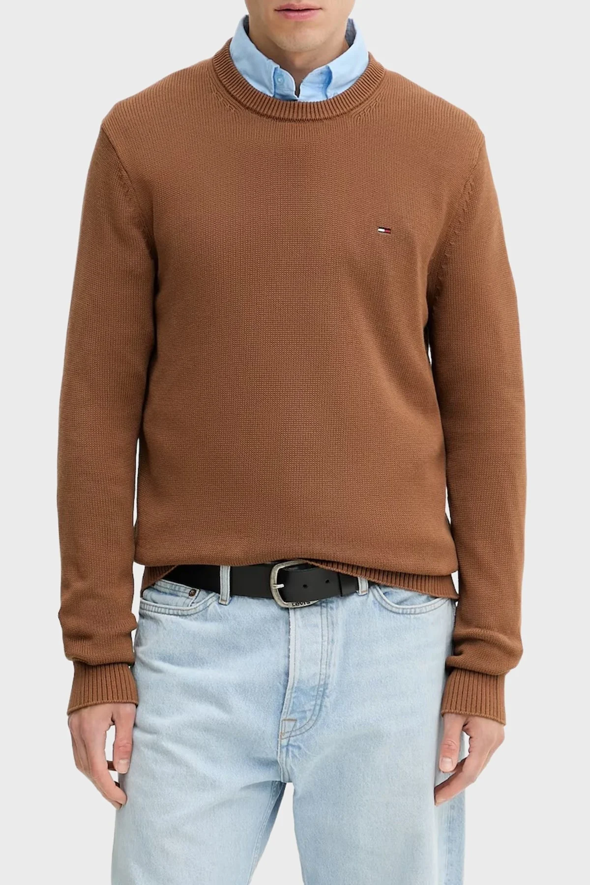 Tommy Jeans Logolu Pamuklu Slim Fit Bisiklet Yaka Örme Erkek Kazak DM0DM21787 GVP KAHVE - 1