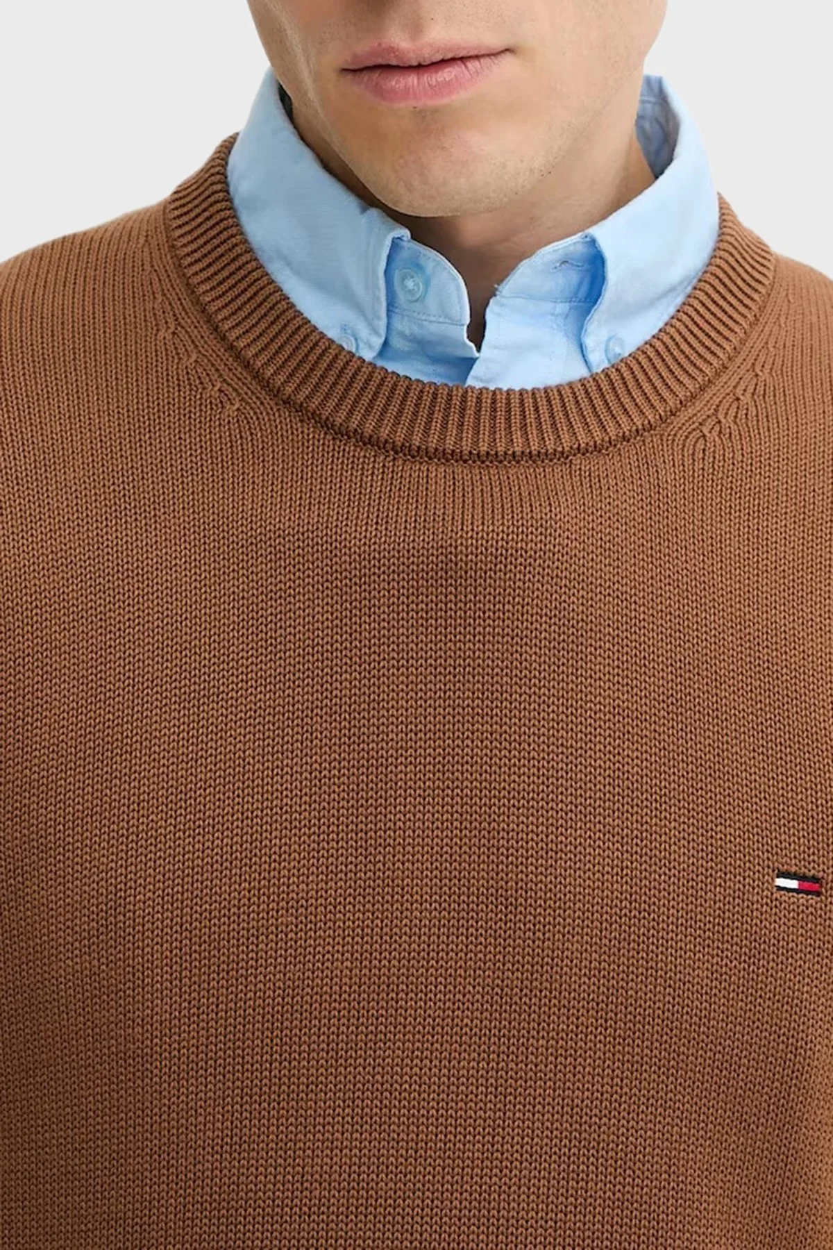 Tommy Jeans Logolu Pamuklu Slim Fit Bisiklet Yaka Örme Erkek Kazak DM0DM21787 GVP KAHVE - 3