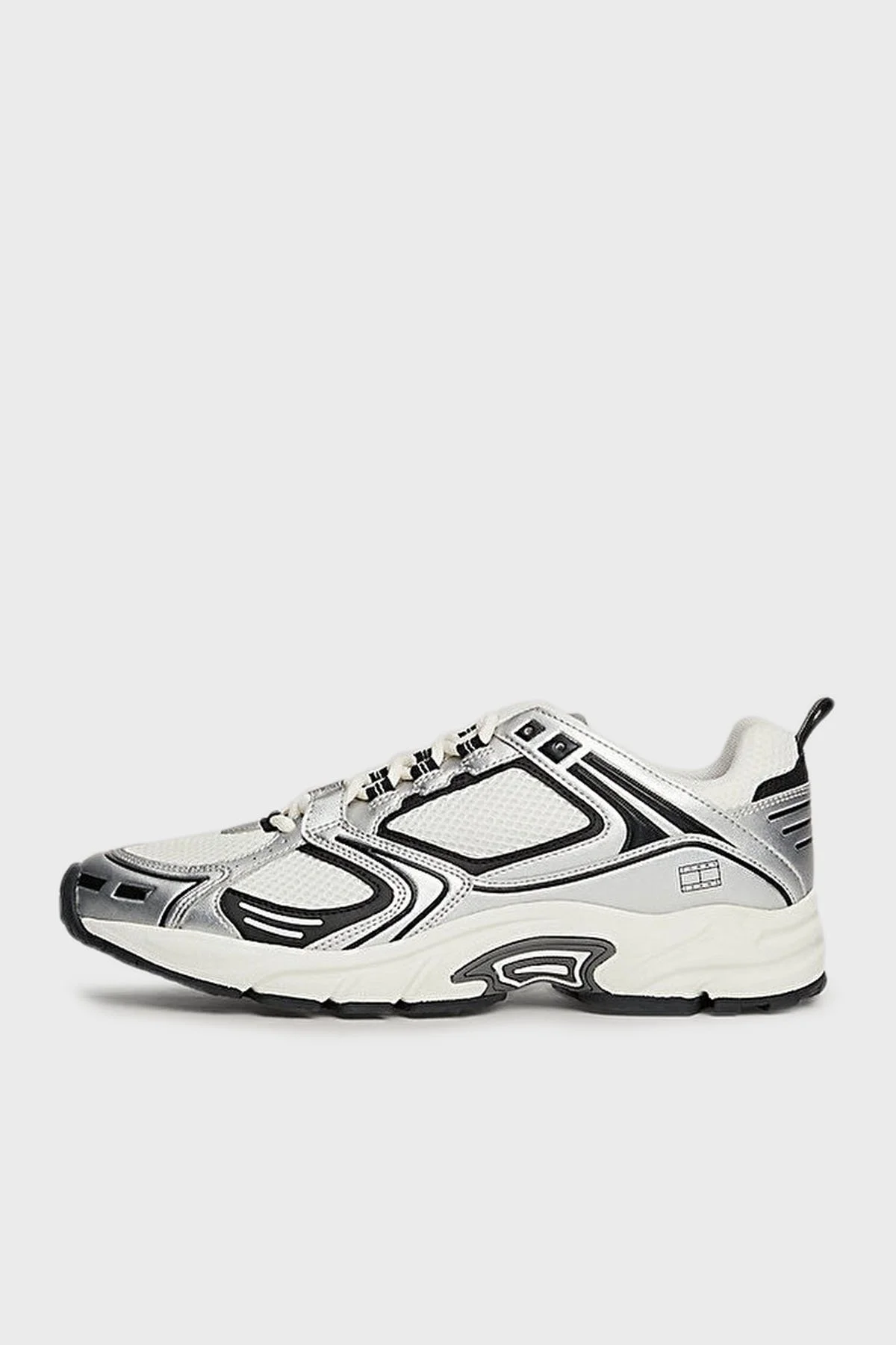 Tommy Jeans Logolu Parlak Görünümlü Sneaker Erkek Ayakkabı EM0EM01509 BDS SİYAH - 9