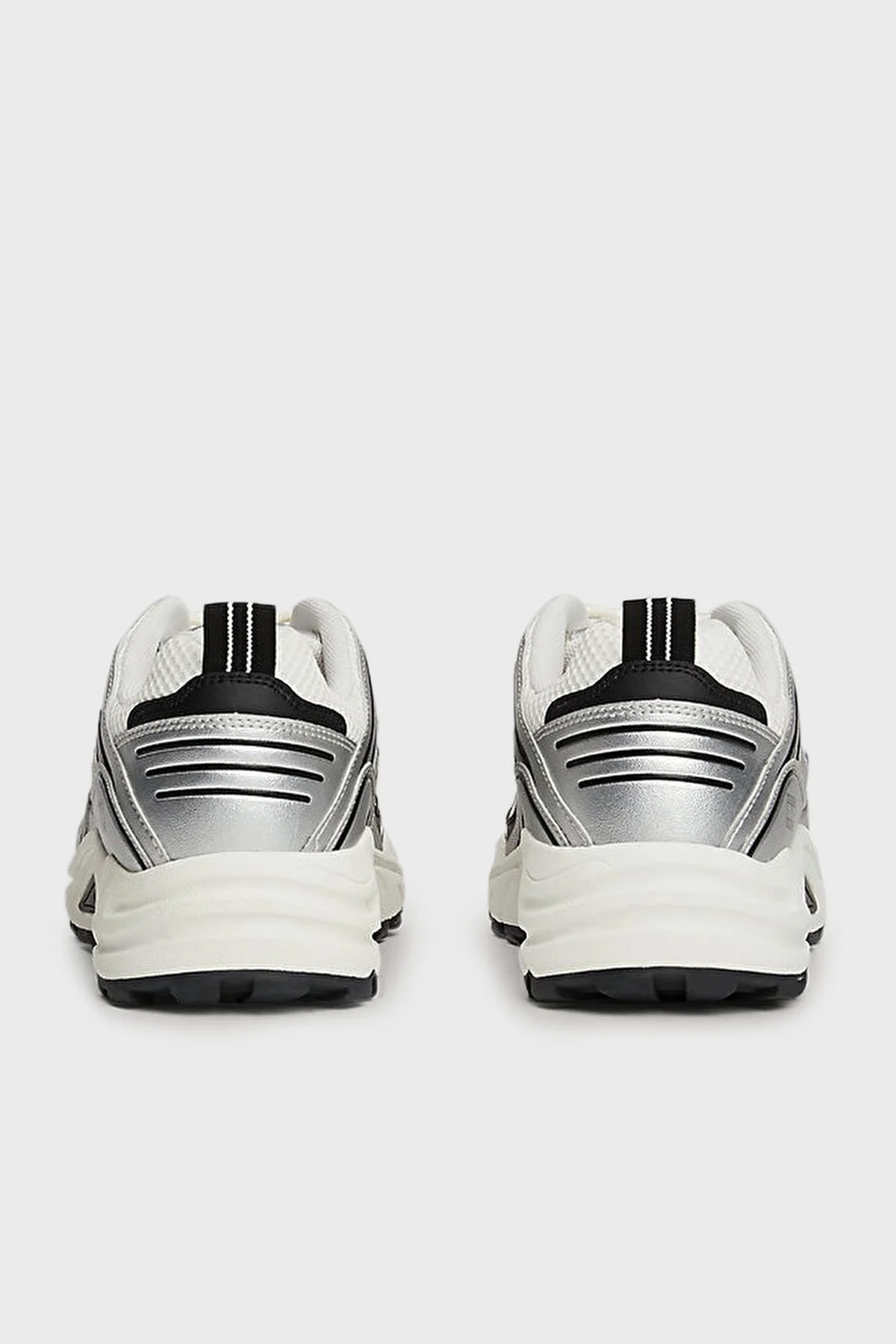 Tommy Jeans Logolu Parlak Görünümlü Sneaker Erkek Ayakkabı EM0EM01509 BDS SİYAH - 13