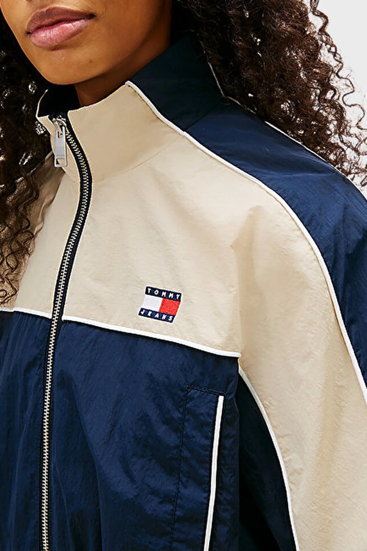 Tommy Jeans Logolu Regular Fit Dik Yaka Crop Kadın Mont DW0DW22055 C1G LACİVERT - 4