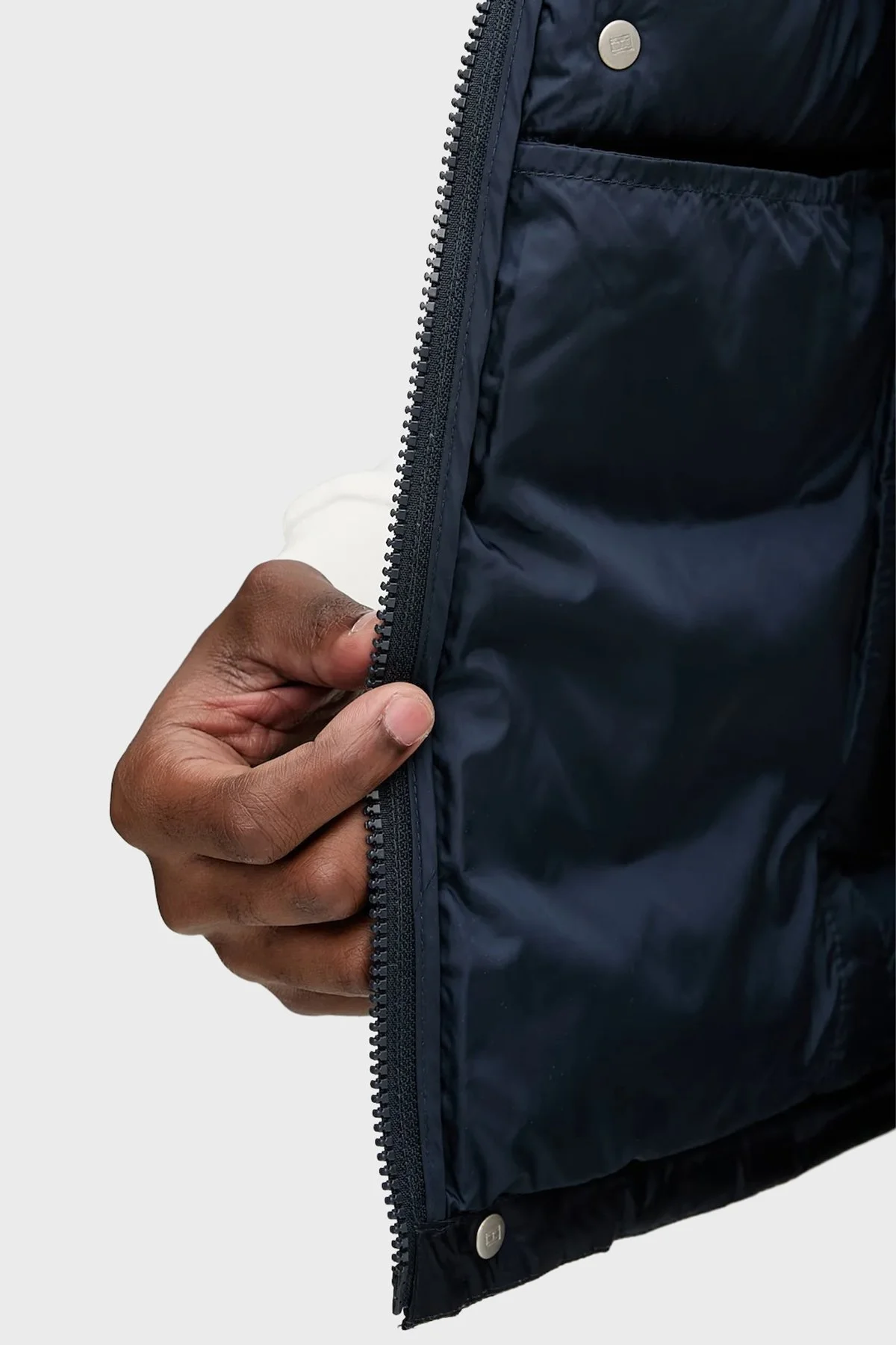 Tommy Jeans Logolu Regular Fit Dik Yaka Kapitoneli Şişme Erkek Yelek DM0DM21777 C1G LACİVERT - 6