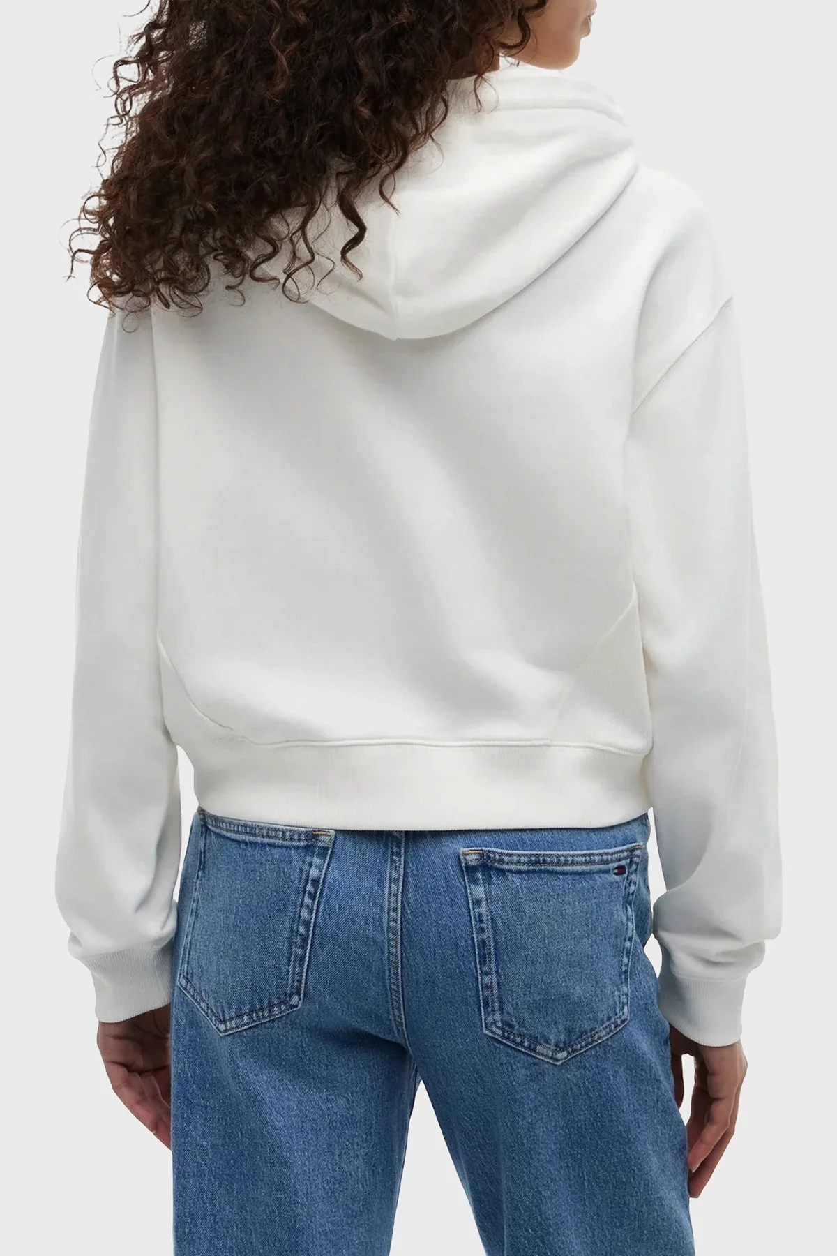 Tommy Jeans Logolu Regular Fit Kapüşonlu Kadın Sweat DW0DW22906 YBL Beyaz - 3