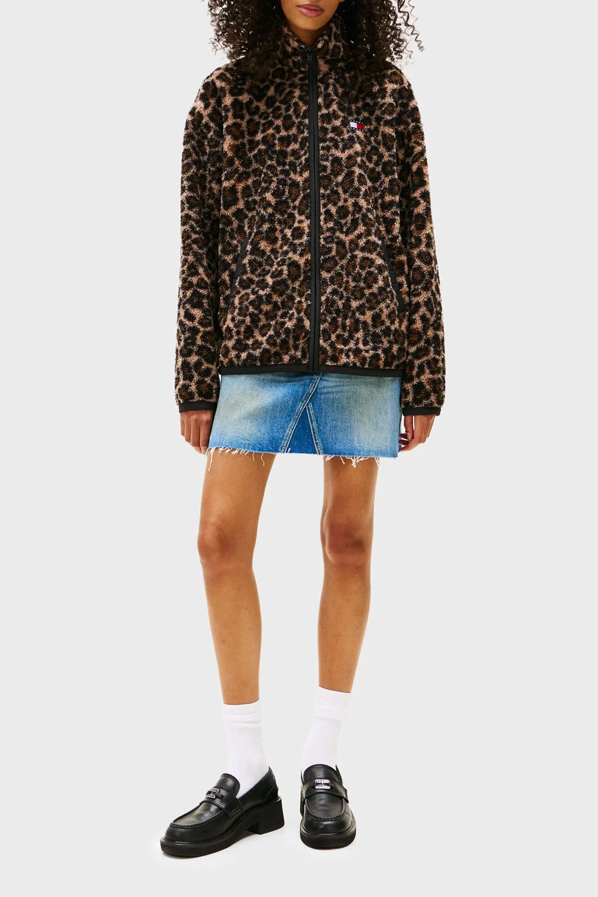 Tommy Jeans Logolu Regular Fit Leopar Desenli Fermuarlı Bayan Sweat DW0DW21596 0HD KAHVE - 2