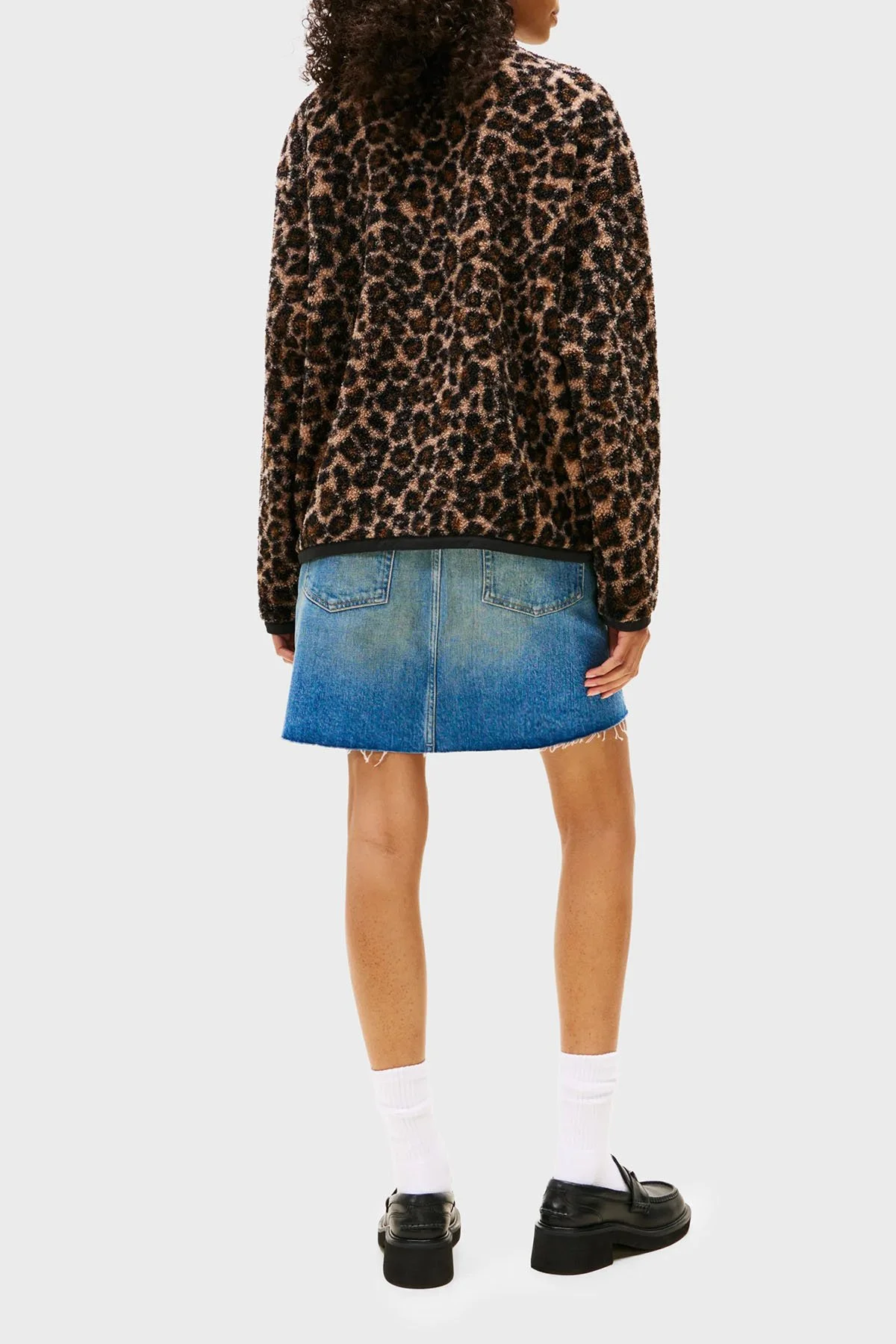 Tommy Jeans Logolu Regular Fit Leopar Desenli Fermuarlı Bayan Sweat DW0DW21596 0HD KAHVE - 4