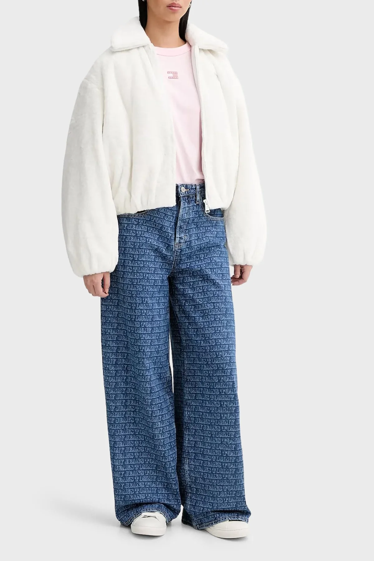 Tommy Jeans Logolu Relaxed Fit Ceket Yaka Yumuşak Dokulu Kadın Mont DW0DW21669 YBH BEYAZ - 2