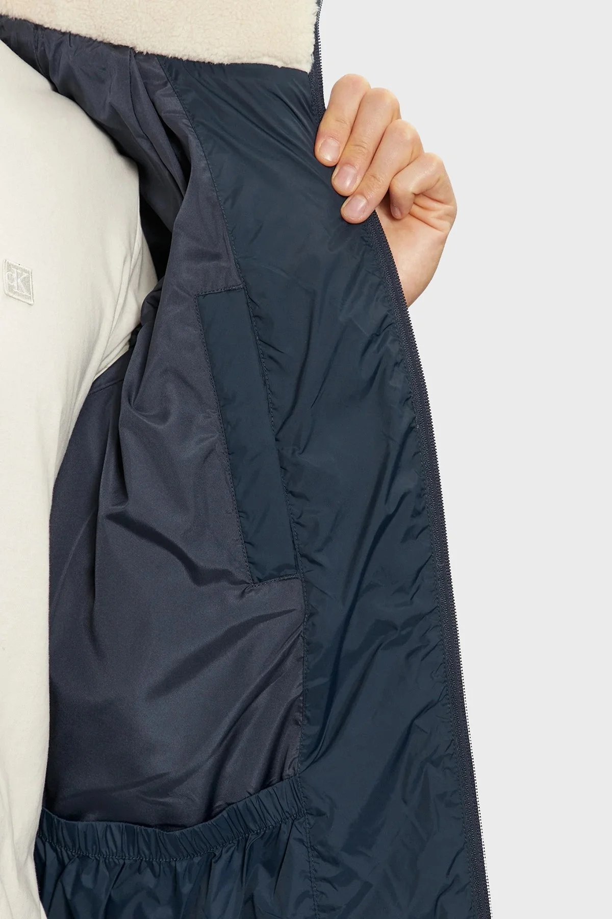 Tommy Jeans Logolu Relaxed Fit Kapüşonlu Şişme Erkek Mont DM0DM20003 C1G LACİVERT - 4