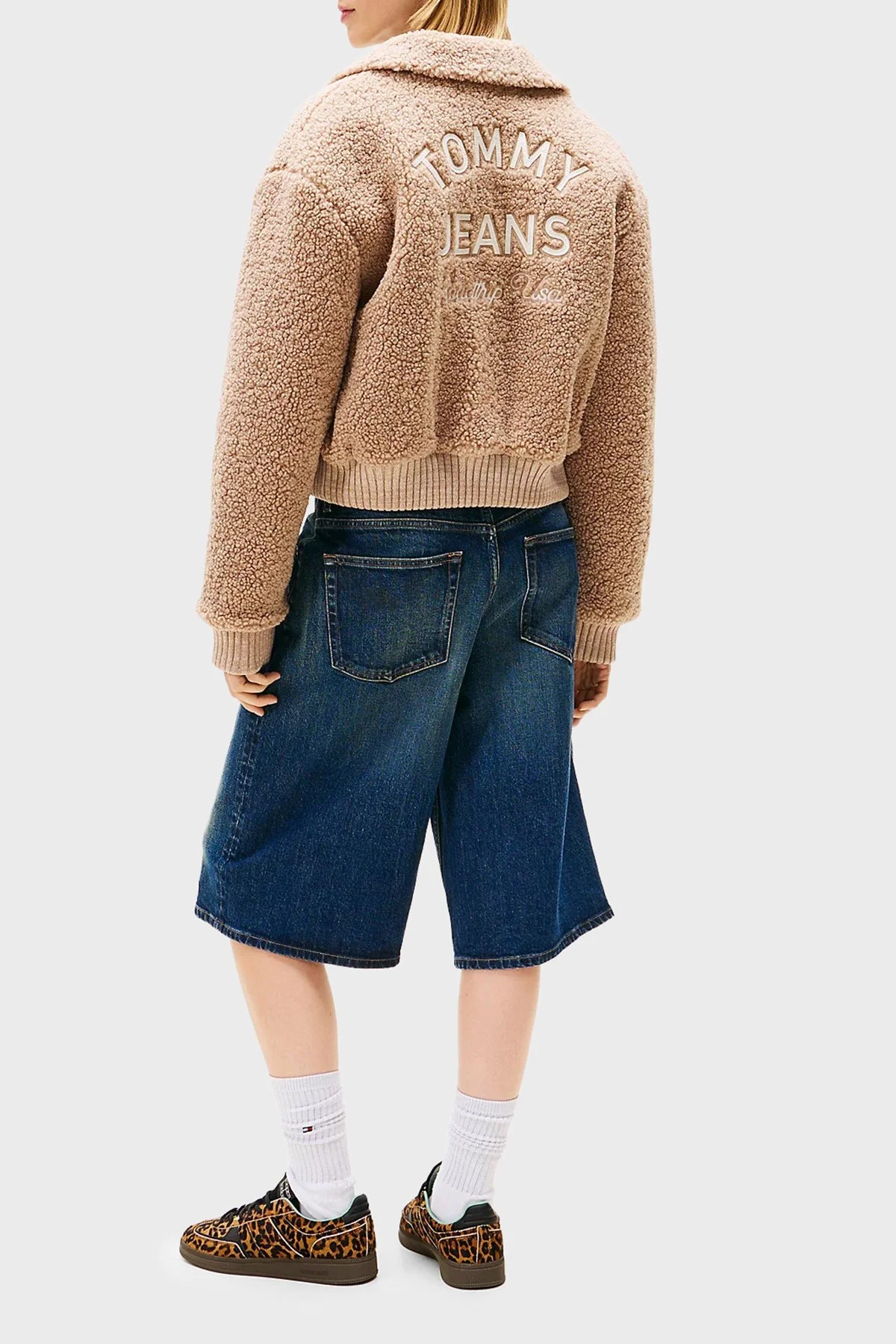 Tommy Jeans Logolu Relaxed Fit Teddy Bomber DW0DW21666GUQ Bayan Ceket DW0DW21666 GUQ KAHVE - 3