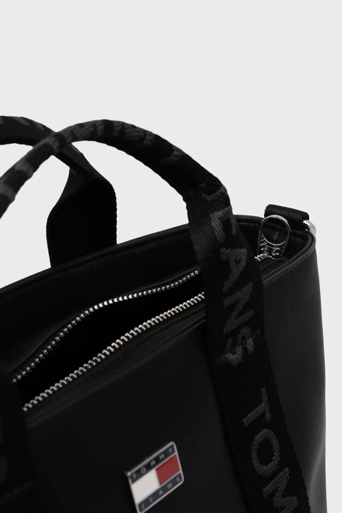 Tommy Jeans Logolu Sabit Askılı ve Ayarlanabilir Askılı Bayan Çanta AW0AW18063 BDS SİYAH - 6