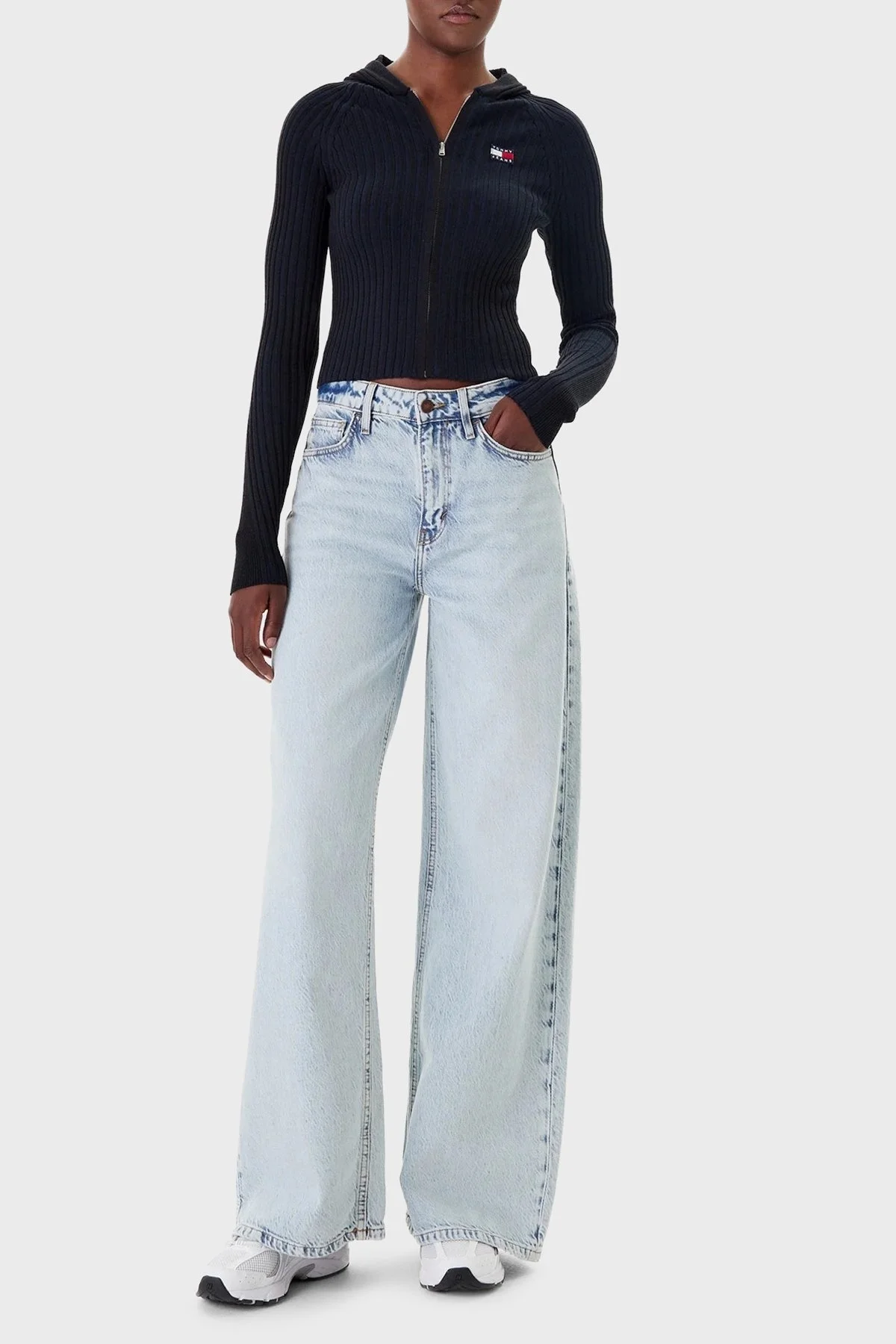 Tommy Jeans Logolu Slim Fit Kapüşonlu Ribana Örgülü Crop Bayan Sweat DW0DW20974 BDS SİYAH - 2