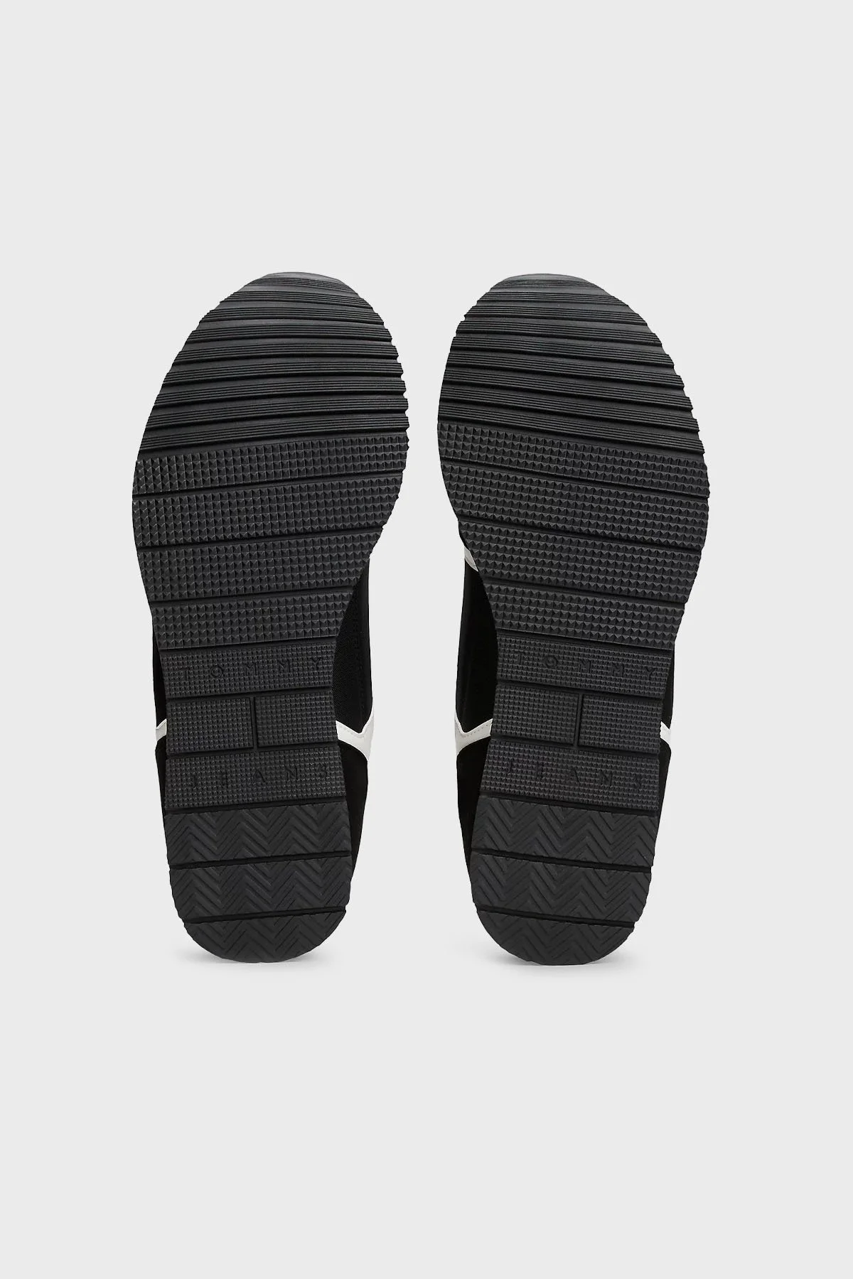 Tommy Jeans Logolu Sneaker Erkek Ayakkabı EM0EM01590 BDS SİYAH - 14