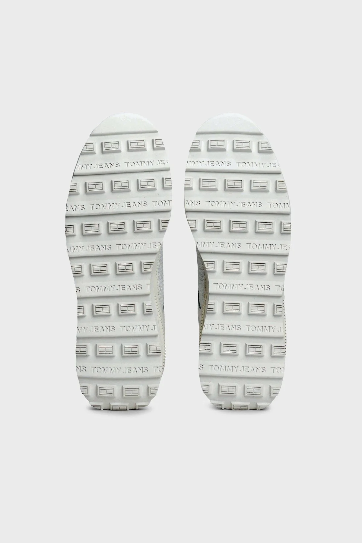 Tommy Jeans Logolu Süet Detaylı Kalın Tırtıklı Taban Sneaker Erkek Ayakkabı EM0EM01537 YBL BEYAZ - 7