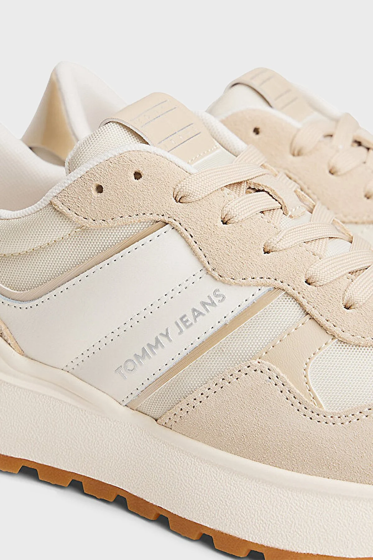 Tommy Jeans Logolu Süet Sneaker Bayan Ayakkabı EN0EN02861 YBI BEYAZ - 6