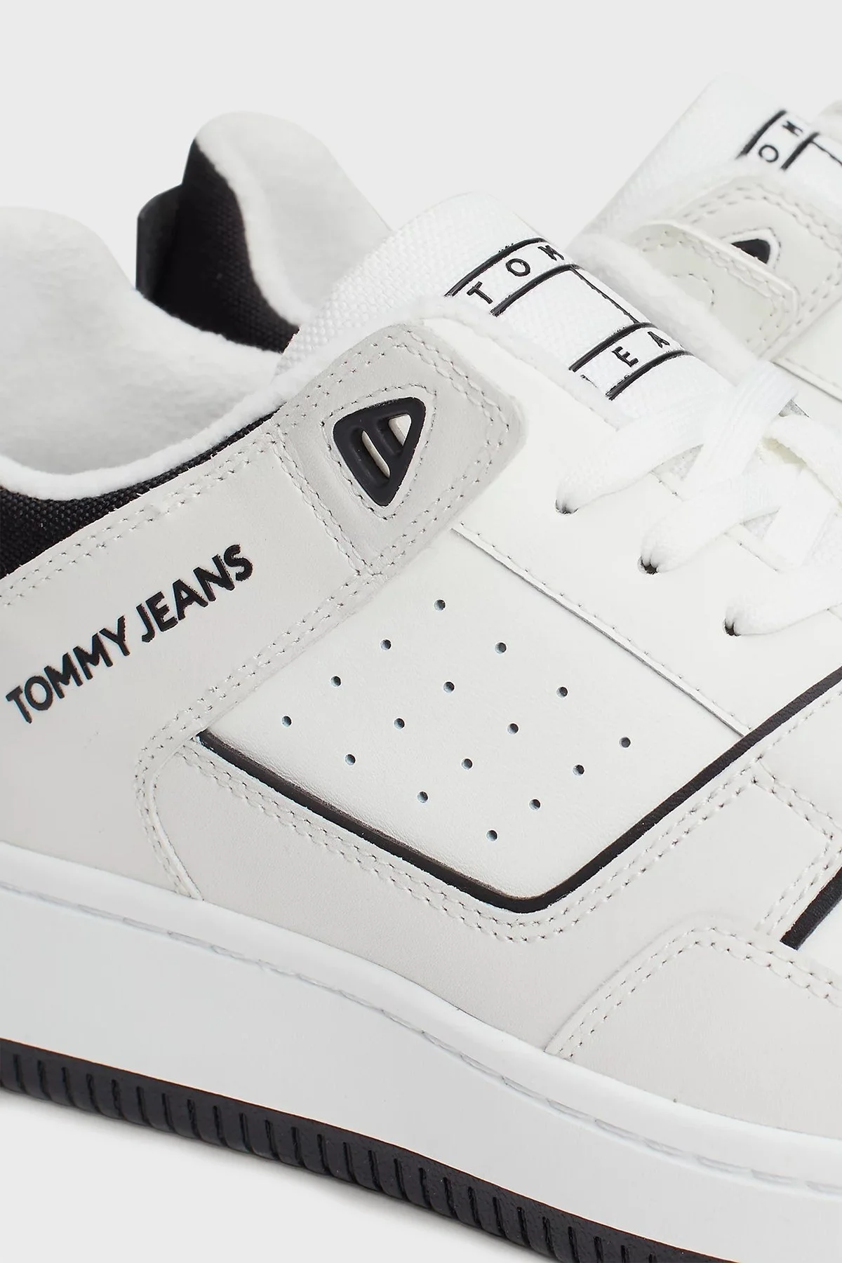 Tommy Jeans Logolu Tırtıklı Kalın Taban Deri Karışımlı Sneaker Erkek Ayakkabı EM0EM01464 YBL BEYAZ - 6