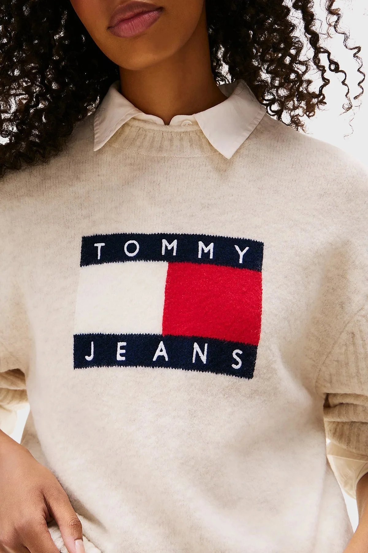 Tommy Jeans Logolu Yün Karışımlı Relaxed Fit Bisiklet Yaka Bayan Kazak DW0DW21782 AFN BEJ - 4