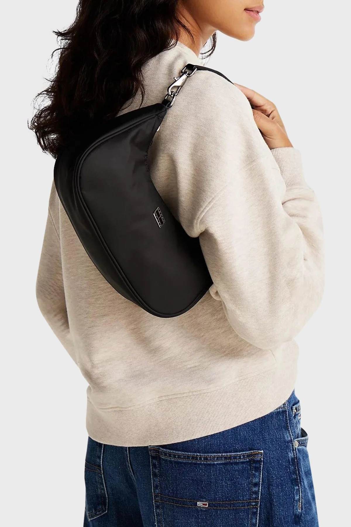 Tommy Jeans Omuz Askılı Bayan Çanta AW0AW16984 BDS SİYAH - 4