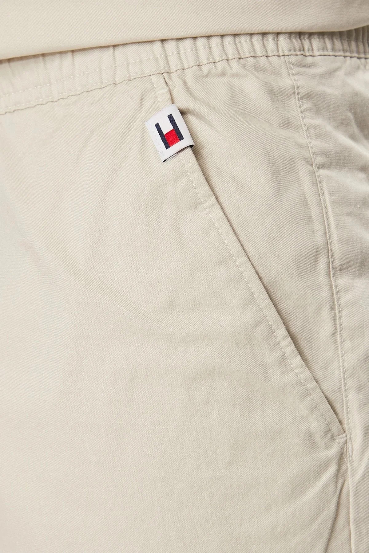 Tommy Jeans Organik Pamuklu Belden Bağlamalı Regular Fit Cepli Erkek Pantolon DM0DM19457 ACG BEJ - 10