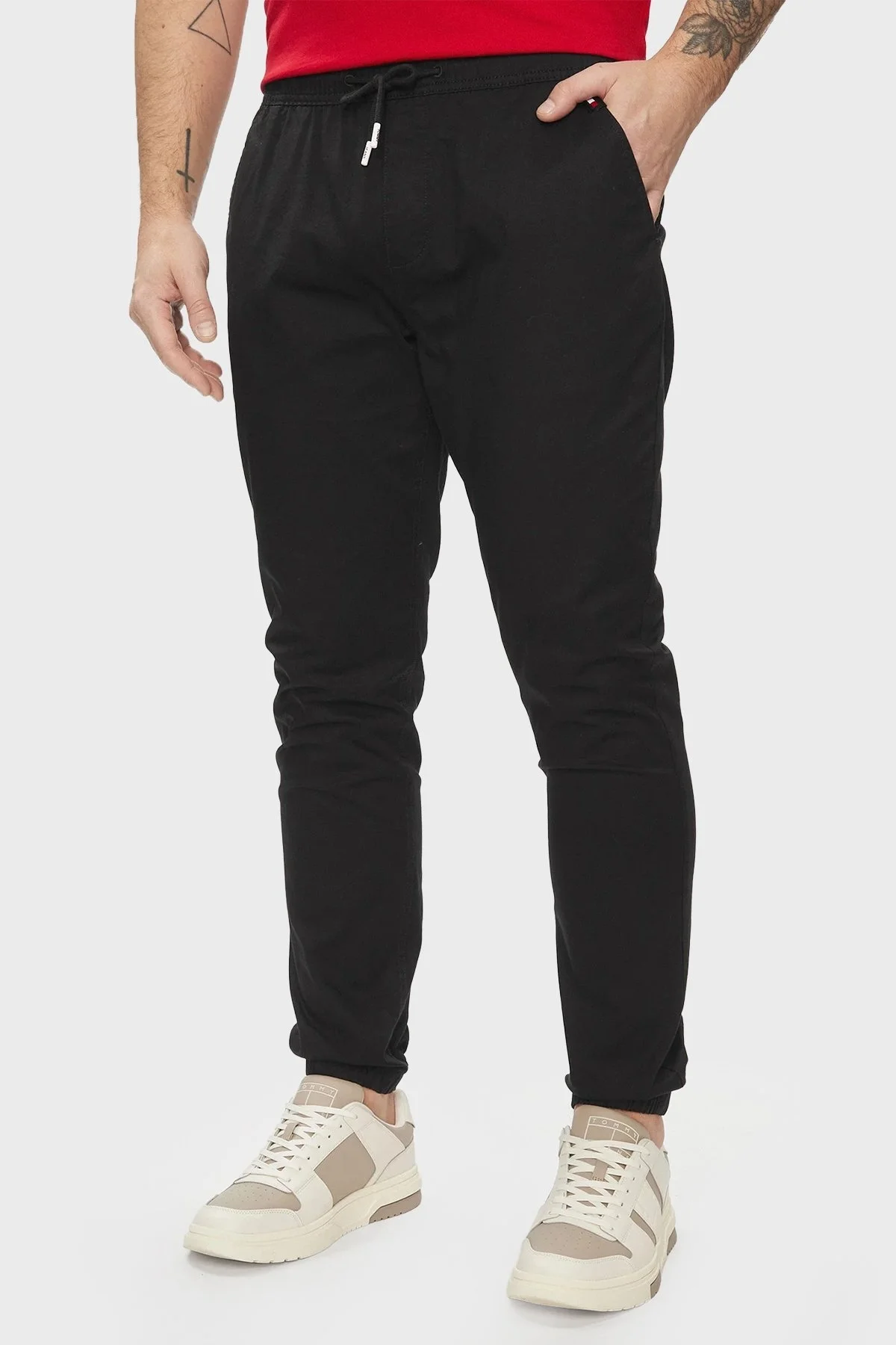 Tommy Jeans Organik Pamuklu Belden Bağlamalı Regular Fit Cepli Erkek Pantolon DM0DM19457 BDS SİYAH - 1