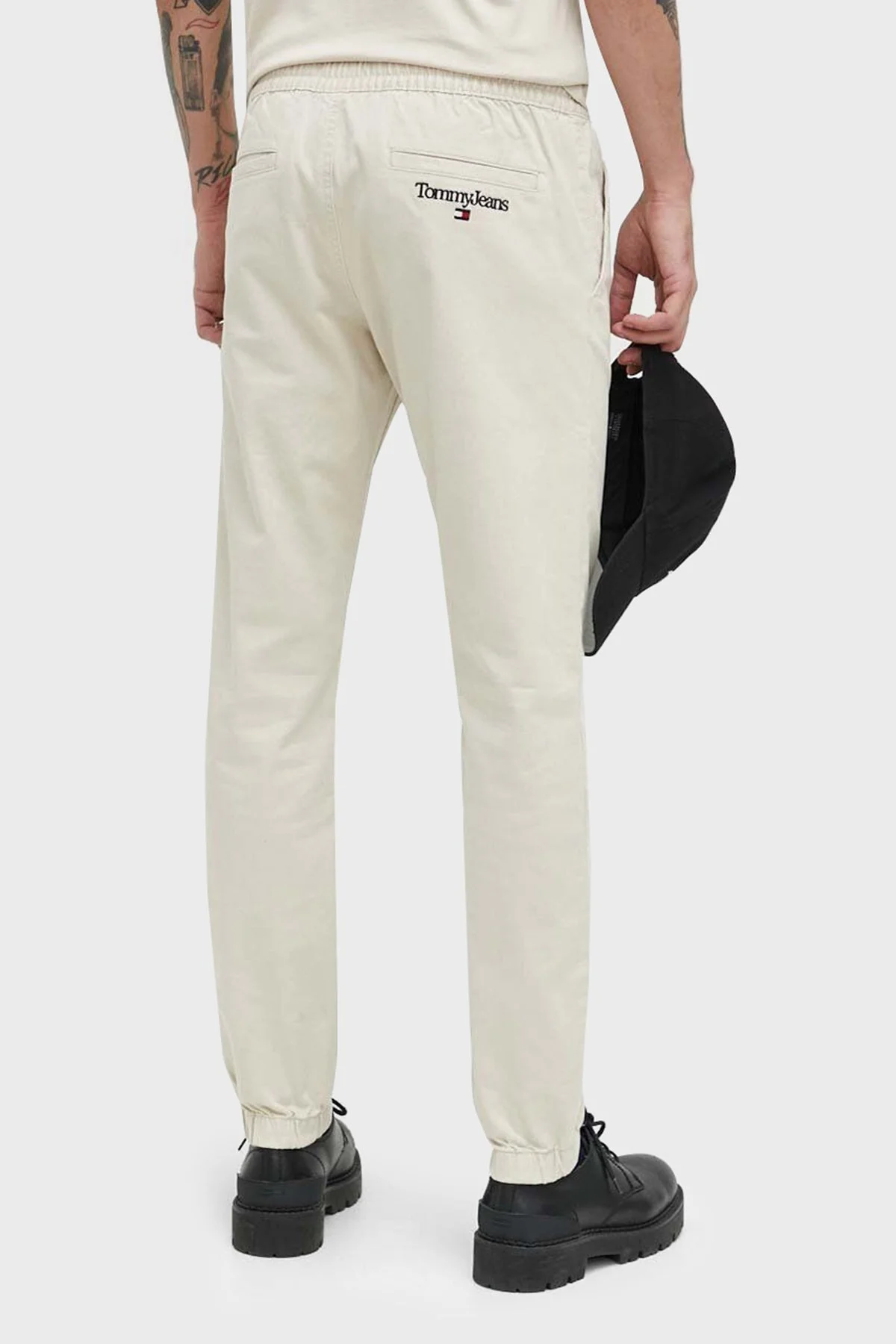 Tommy Jeans Organik Pamuklu Normal Bel Slim Fit Düz Paça Erkek Pantolon DM0DM15969 ACI BEJ - 2