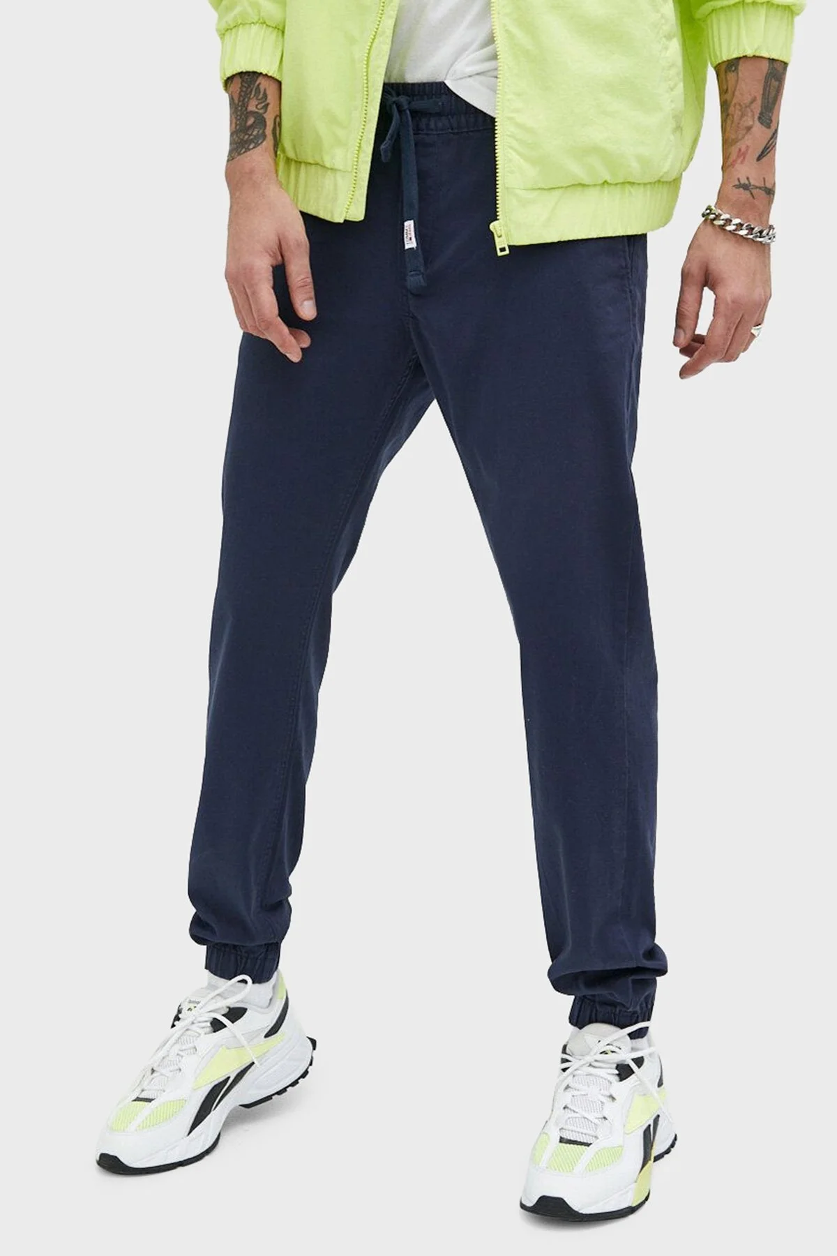 Tommy Jeans Organik Pamuklu Normal Bel Slim Fit Düz Paça Erkek Pantolon DM0DM15969 C87 LACİVERT - 1