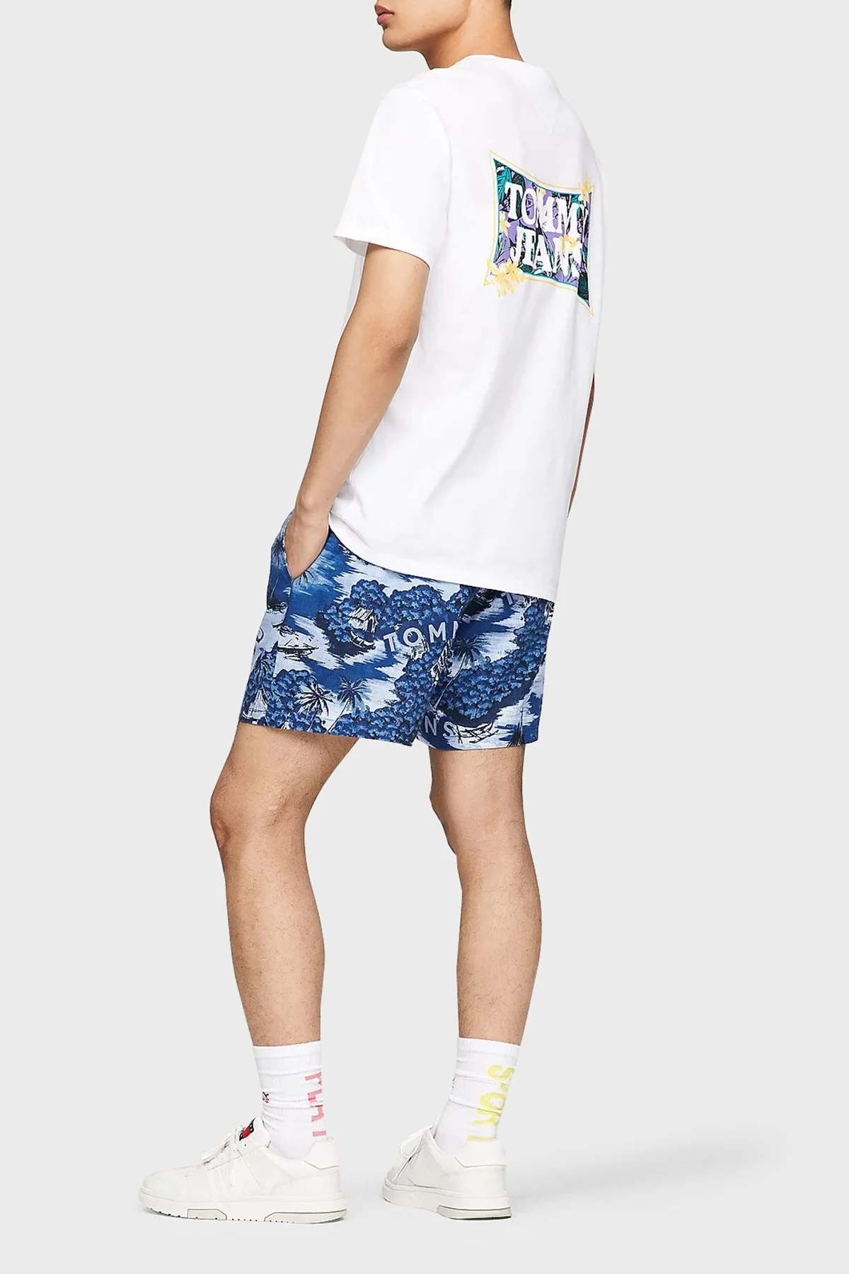 Tommy Jeans Organik Pamuklu Regular Fit Erkek T Shirt DM0DM18562 YBR BEYAZ - 4