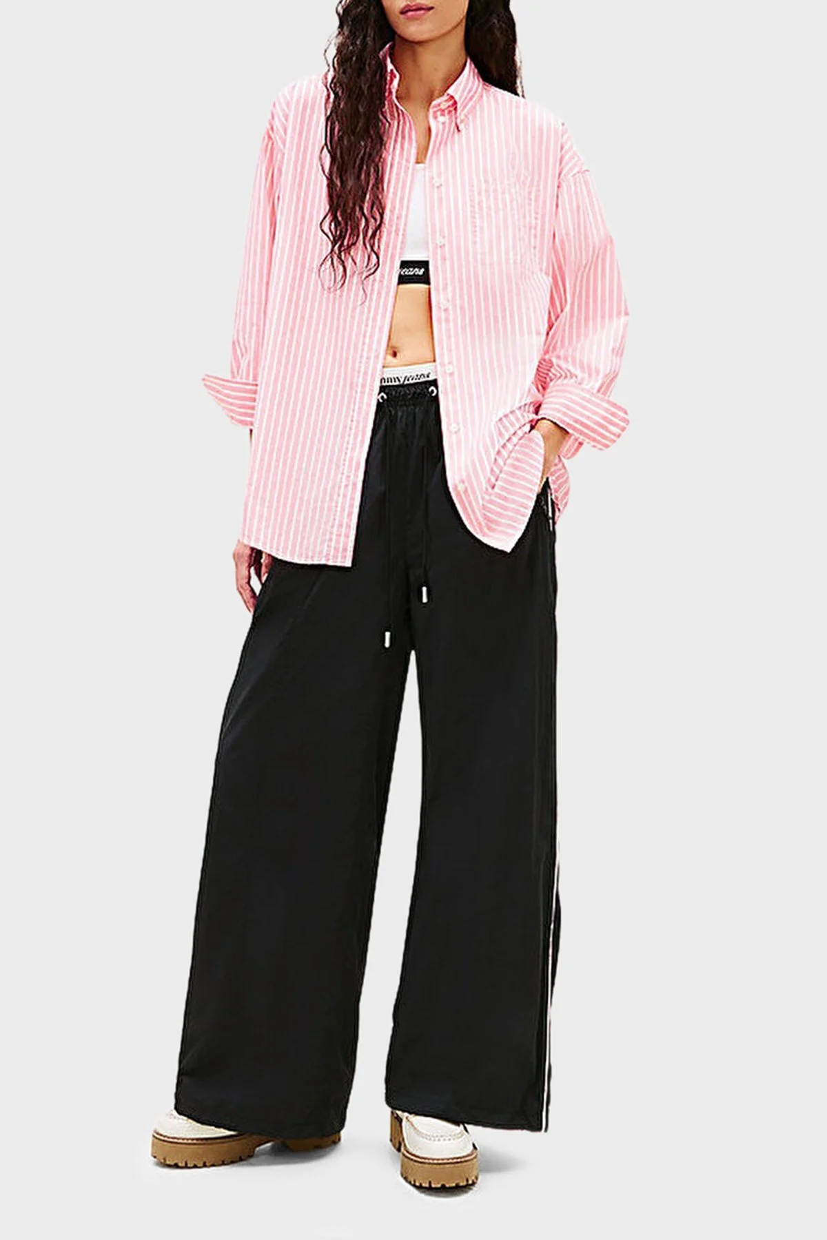 Tommy Jeans Pamuk Karışımlı Oversize Çizgili Poplin Kadın Gömlek DW0DW22218 0D2 PEMBE - 2