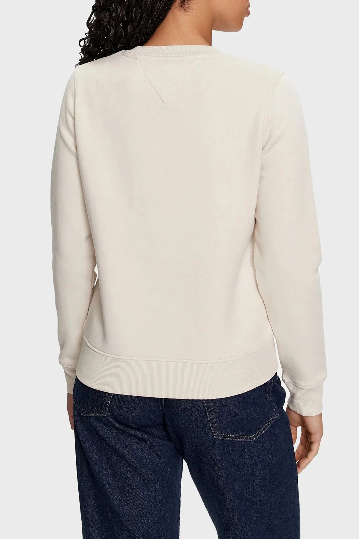 Tommy Jeans Pamuk Karışımlı Regular Fit Bisiklet Yaka Logolu Bayan Sweat DW0DW17323 ACG BEJ - 5
