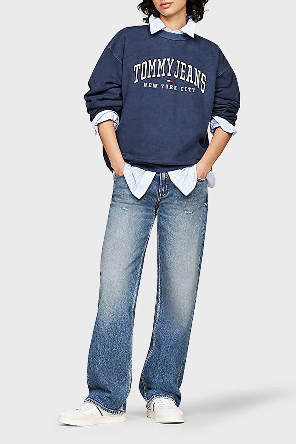 Tommy Jeans Pamuk Karışımlı Regular Fit Bisiklet Yaka Logolu Bayan Sweat DW0DW19824 C1G LACİVERT - 3
