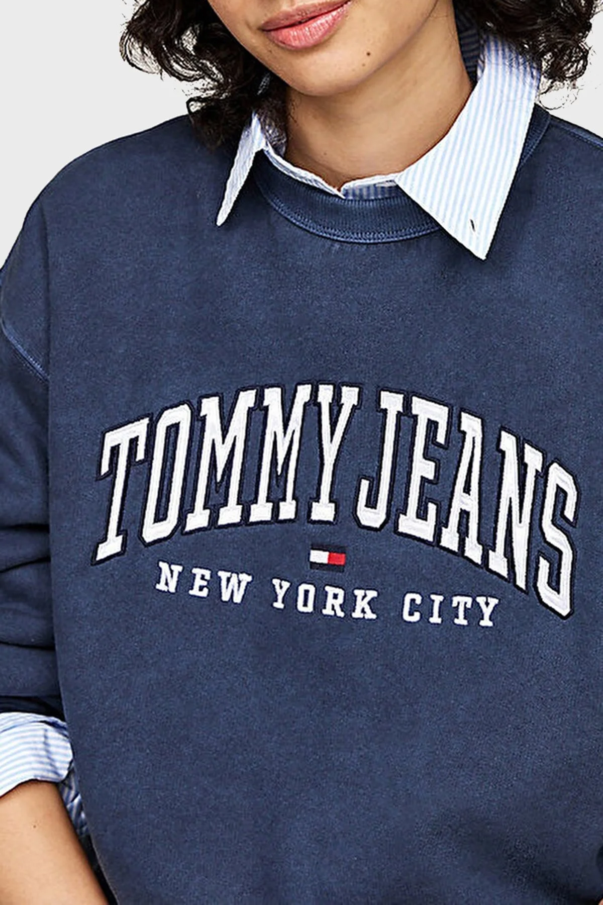 Tommy Jeans Pamuk Karışımlı Regular Fit Bisiklet Yaka Logolu Bayan Sweat DW0DW19824 C1G LACİVERT - 4