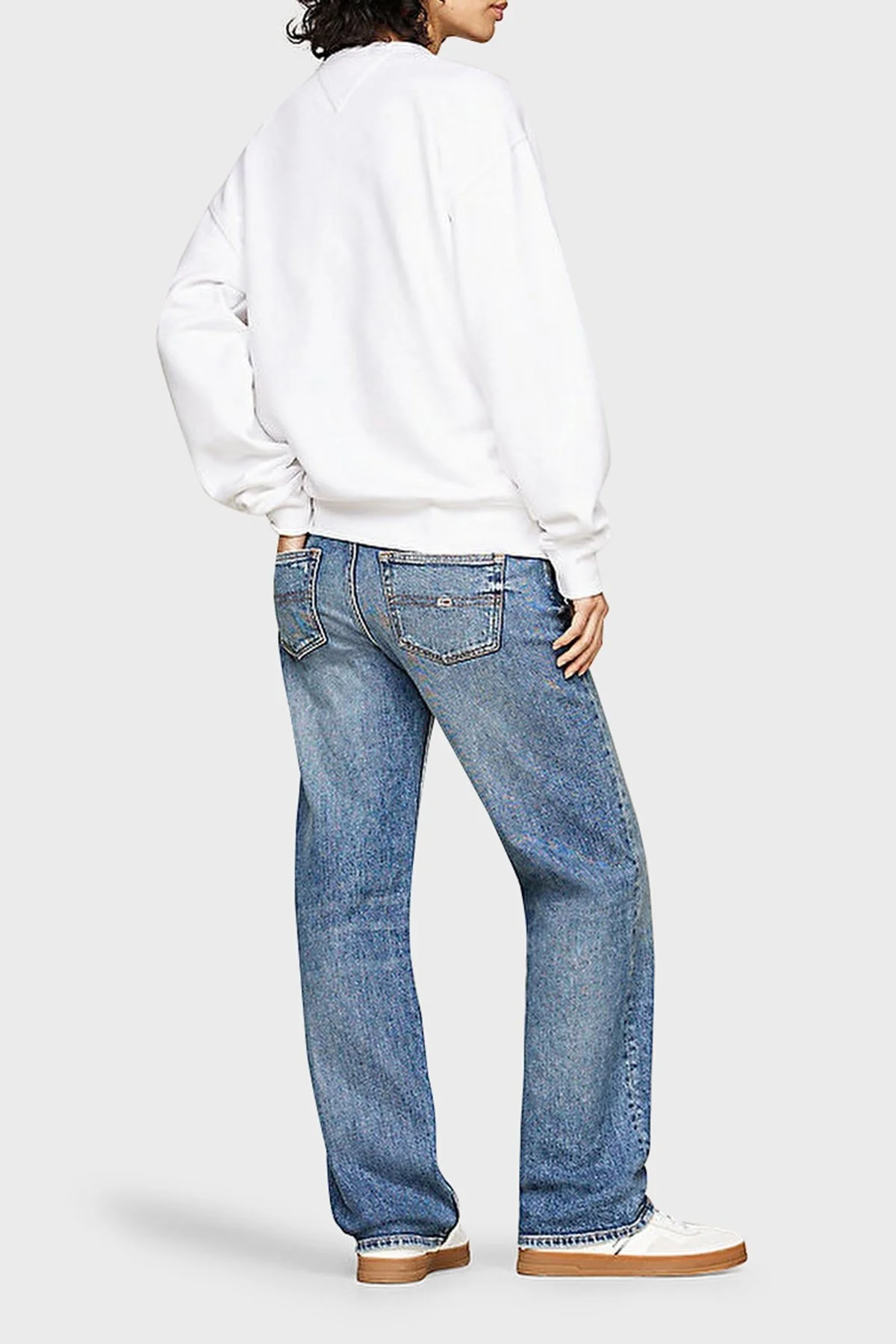 Tommy Jeans Pamuk Karışımlı Regular Fit Bisiklet Yaka Logolu Bayan Sweat DW0DW19824 YBR BEYAZ - 2