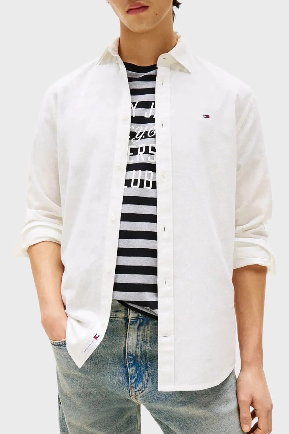 Tommy Jeans Pamuk ve Keten Karışımlı Regular Fit Düğmeli Yaka Erkek Gömlek DM0DM20875 YBL BEYAZ - 1