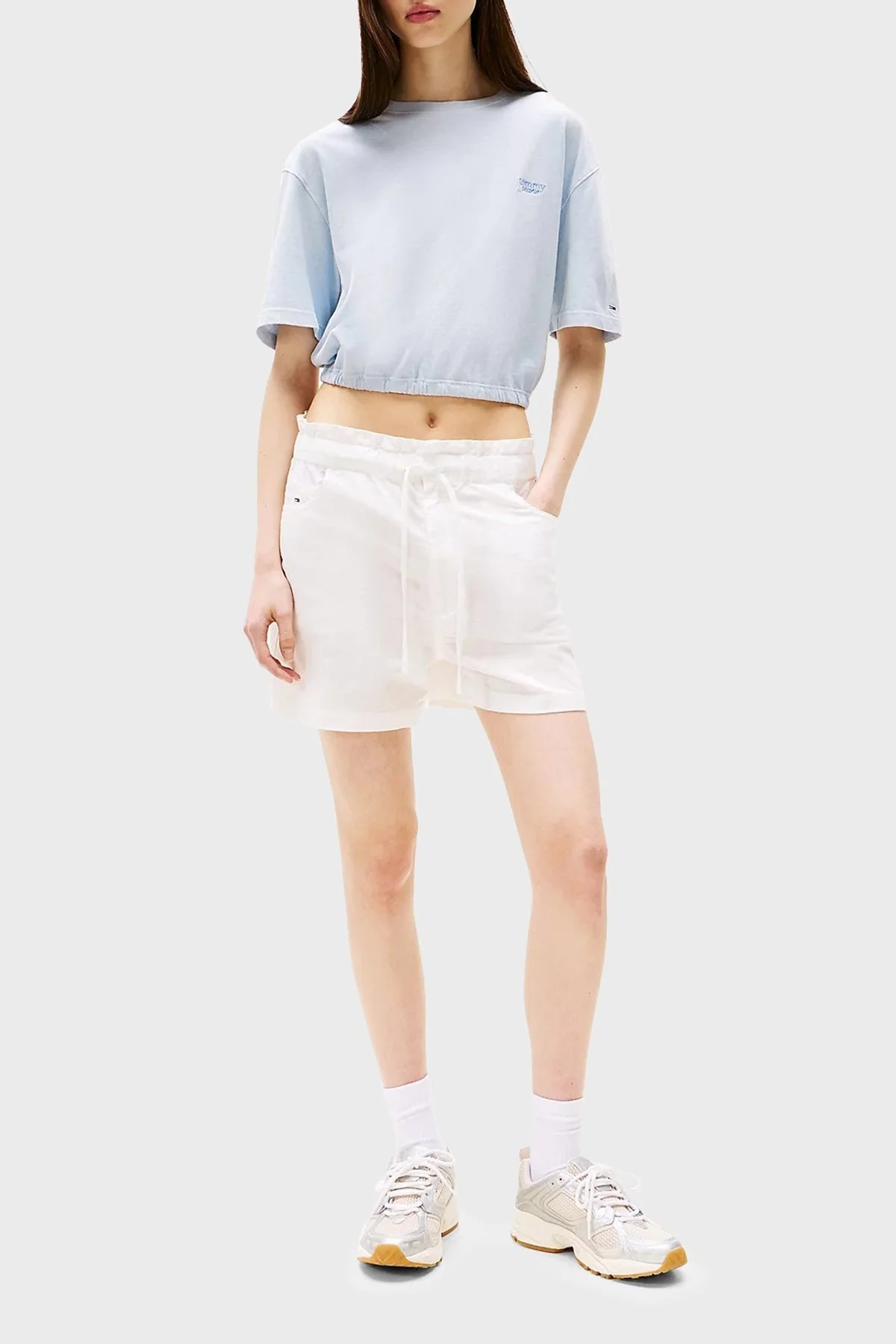 Tommy Jeans Pamuk ve Keten Karışımlı Regular Fit Normal Bel Mini Bayan Short DW0DW20360 YBL BEYAZ - 7