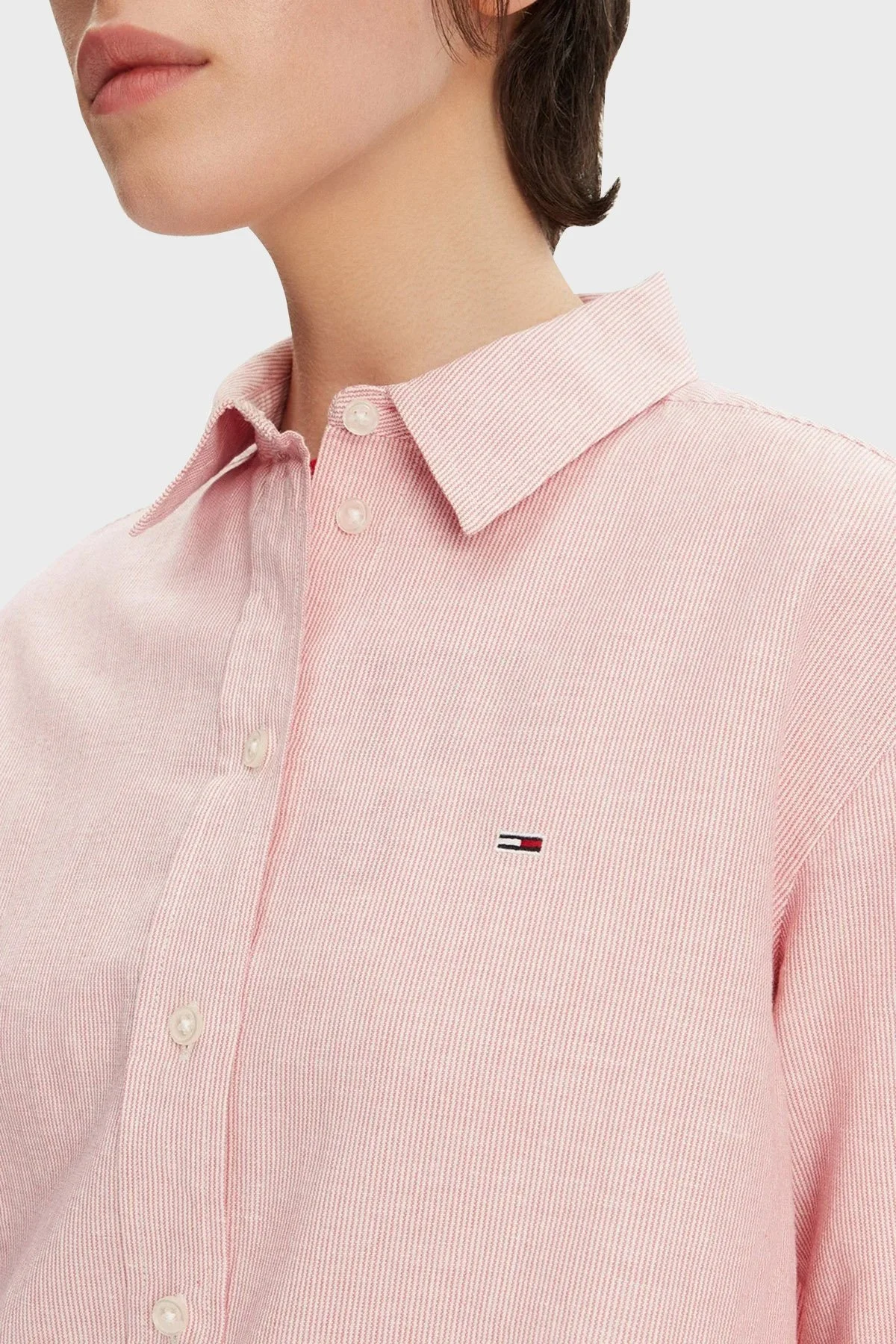 Tommy Jeans Pamuk ve Keten Karışımlı Relaxed Fit Düz Yaka Bayan Gömlek DW0DW20292 TH3 AÇIK PEMBE - 9