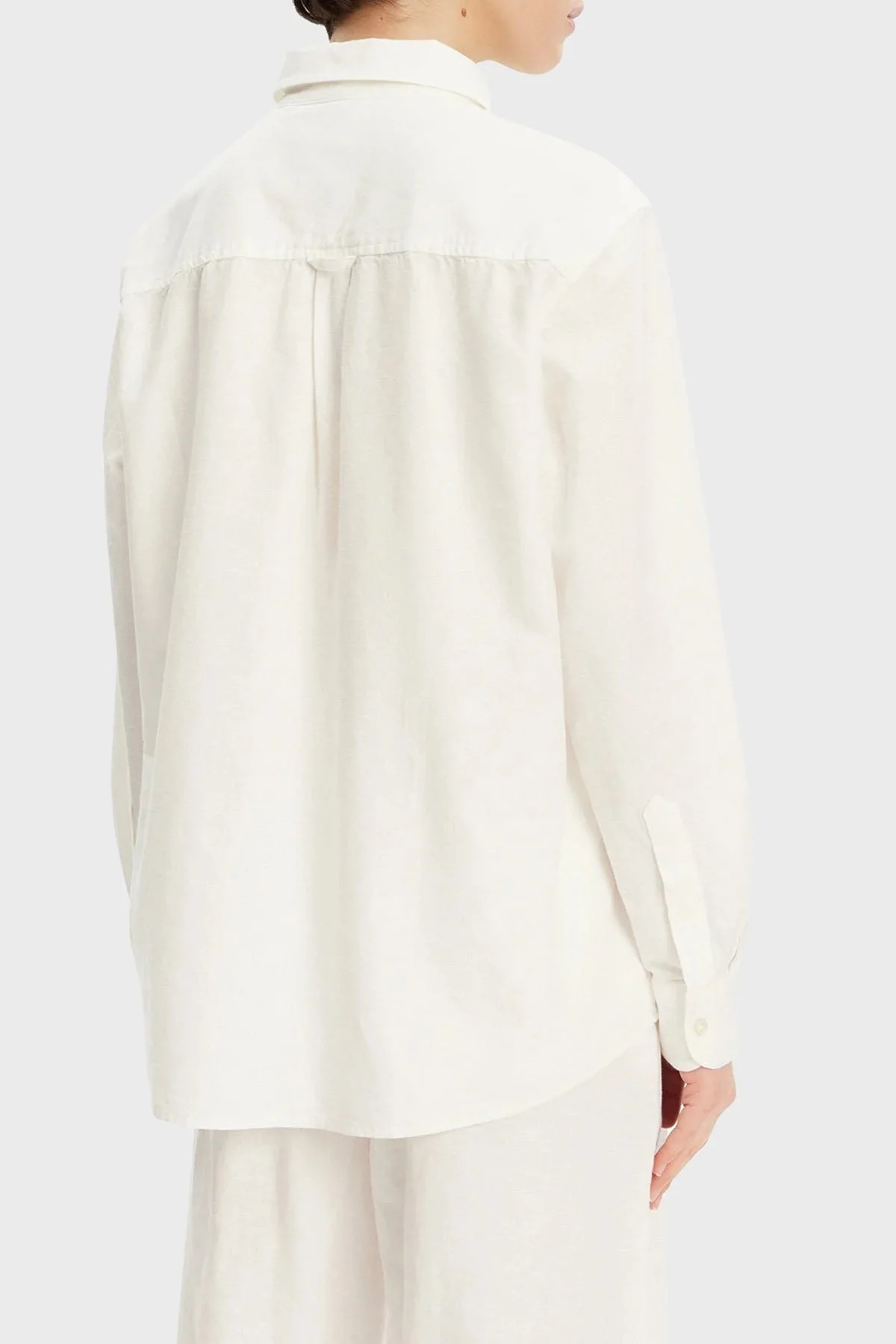 Tommy Jeans Pamuk ve Keten Karışımlı Relaxed Fit Düz Yaka Bayan Gömlek DW0DW20292 YBL BEYAZ - 8