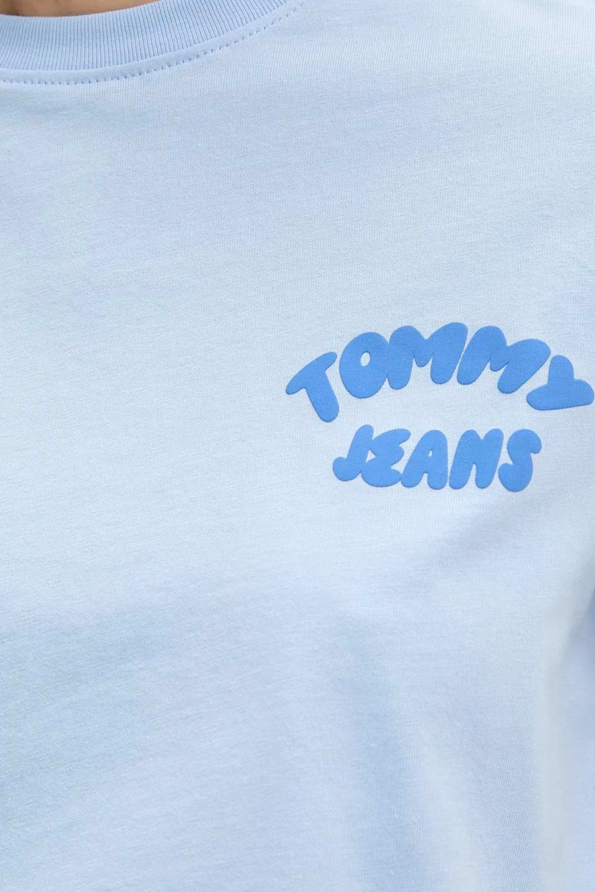 Tommy Jeans Pamuklu Baskılı Regular Fit Bisiklet Yaka Kadın T Shirt DW0DW22310 C1T MAVİ - 4