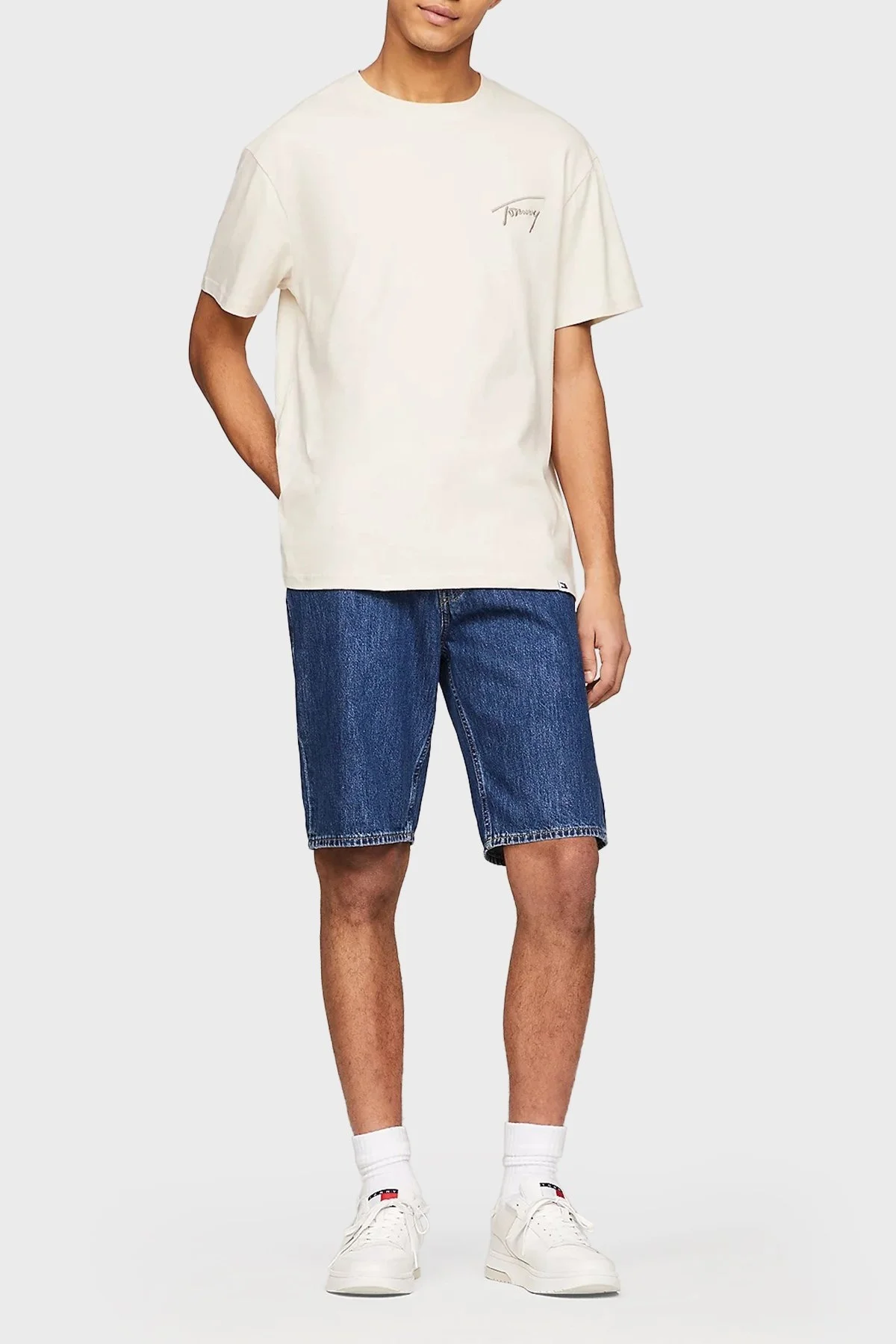 Tommy Jeans Pamuklu Bisiklet Yaka Regular Fit Erkek T Shirt DM0DM17994 ACG BEJ - 4