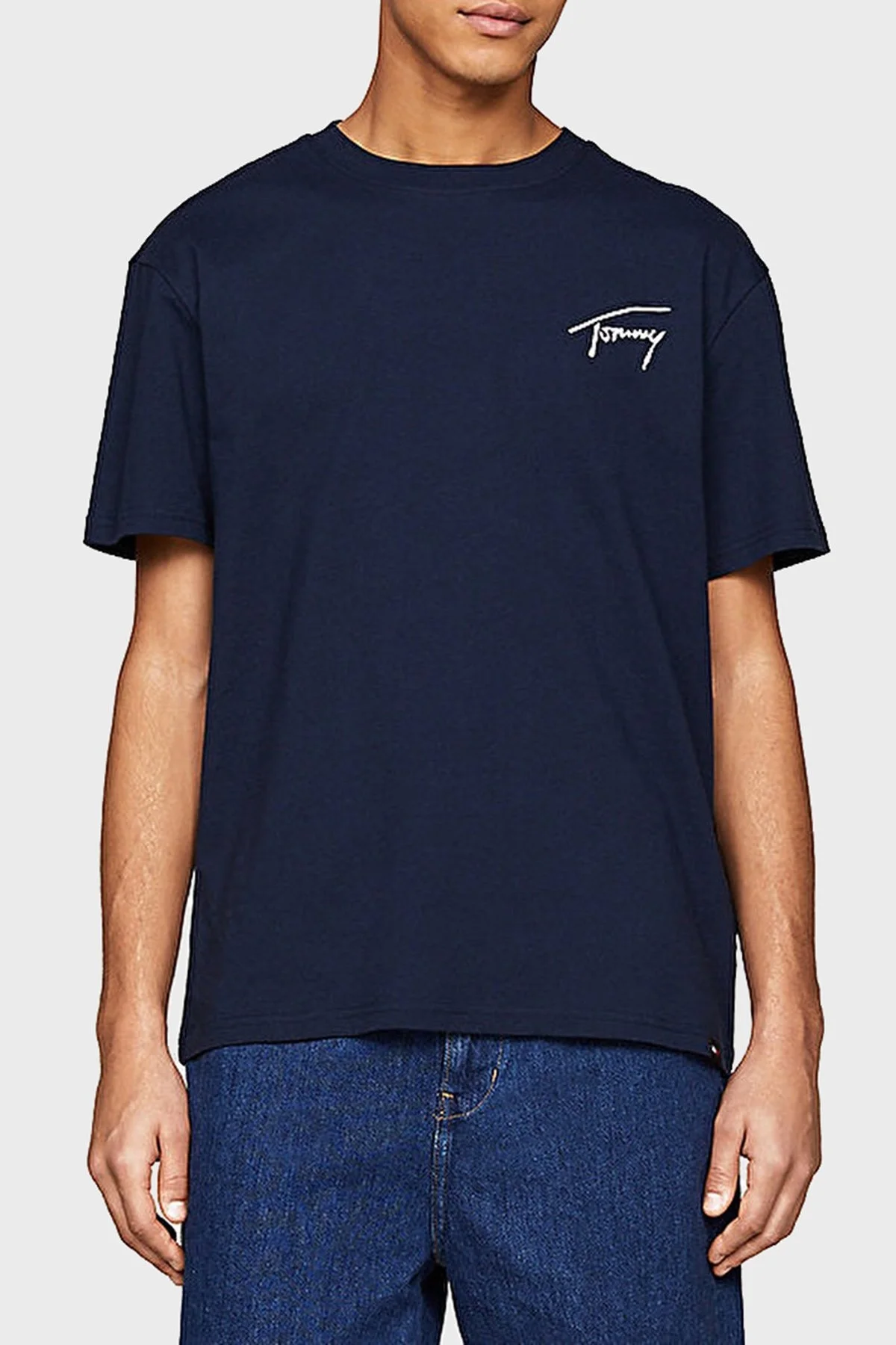 Tommy Jeans Pamuklu Bisiklet Yaka Regular Fit Erkek T Shirt DM0DM17994 C1G LACİVERT - 1