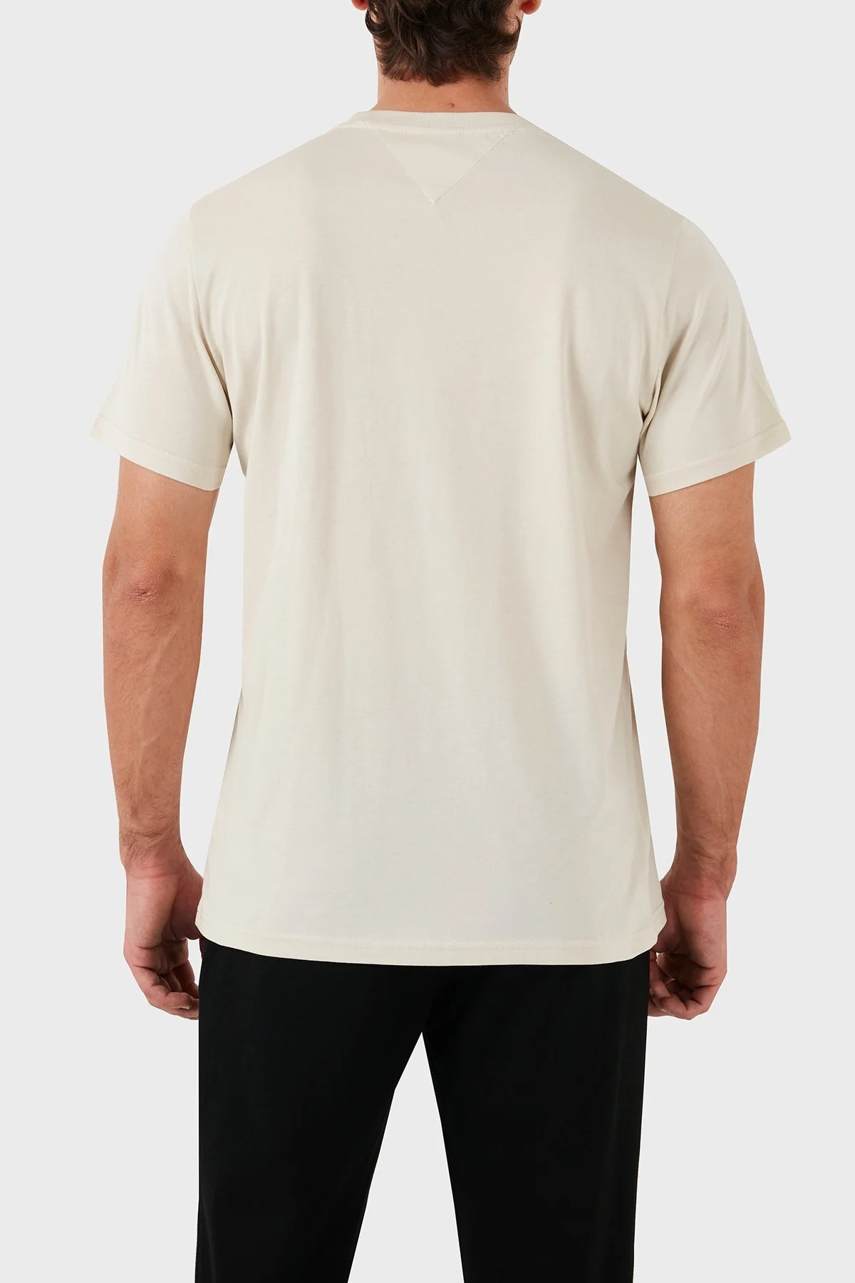 Tommy Jeans Pamuklu Bisiklet Yaka Slim Fit Erkek T Shirt DM0DM18555 ACG BEJ - 2