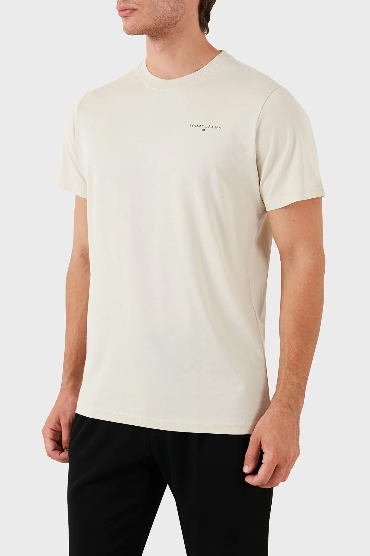 Tommy Jeans Pamuklu Bisiklet Yaka Slim Fit Erkek T Shirt DM0DM18555 ACG BEJ - 3