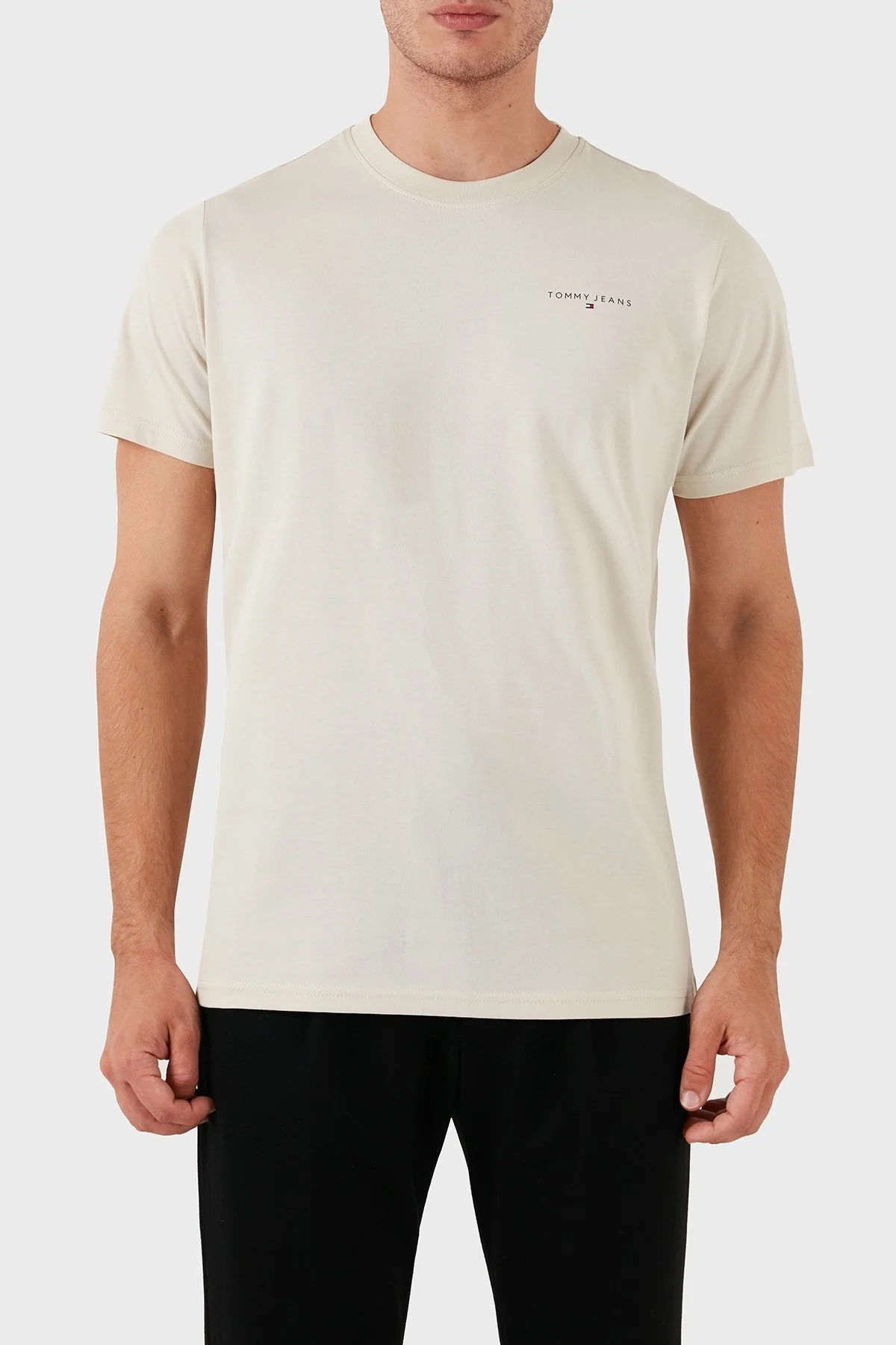 Tommy Jeans Pamuklu Bisiklet Yaka Slim Fit Erkek T Shirt DM0DM18555 ACG BEJ - 4