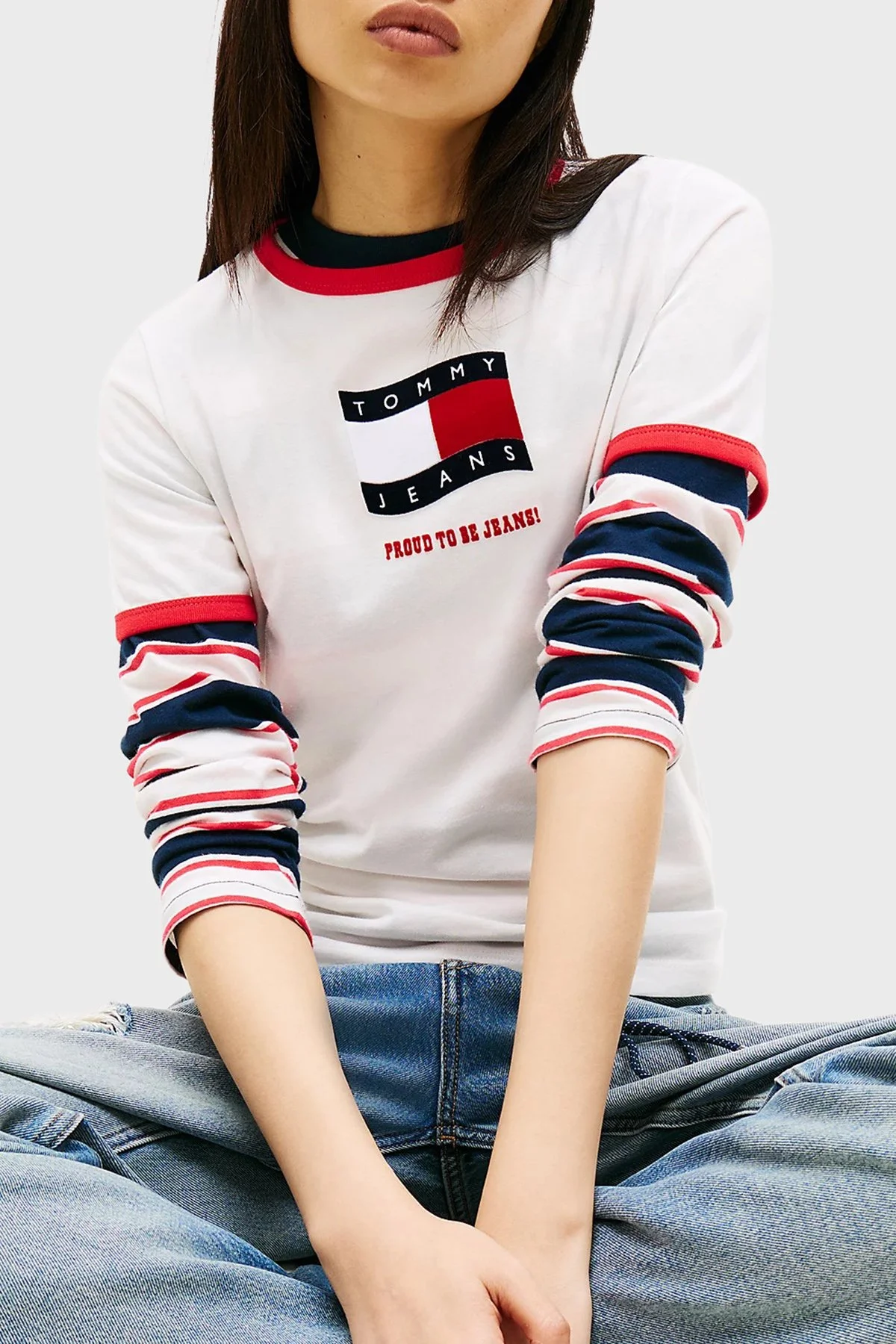 Tommy Jeans Pamuklu Logo Baskılı Regular Fit Bisiket Yaka Kadın T Shirt DW0DW22306 YBL BEYAZ - 1