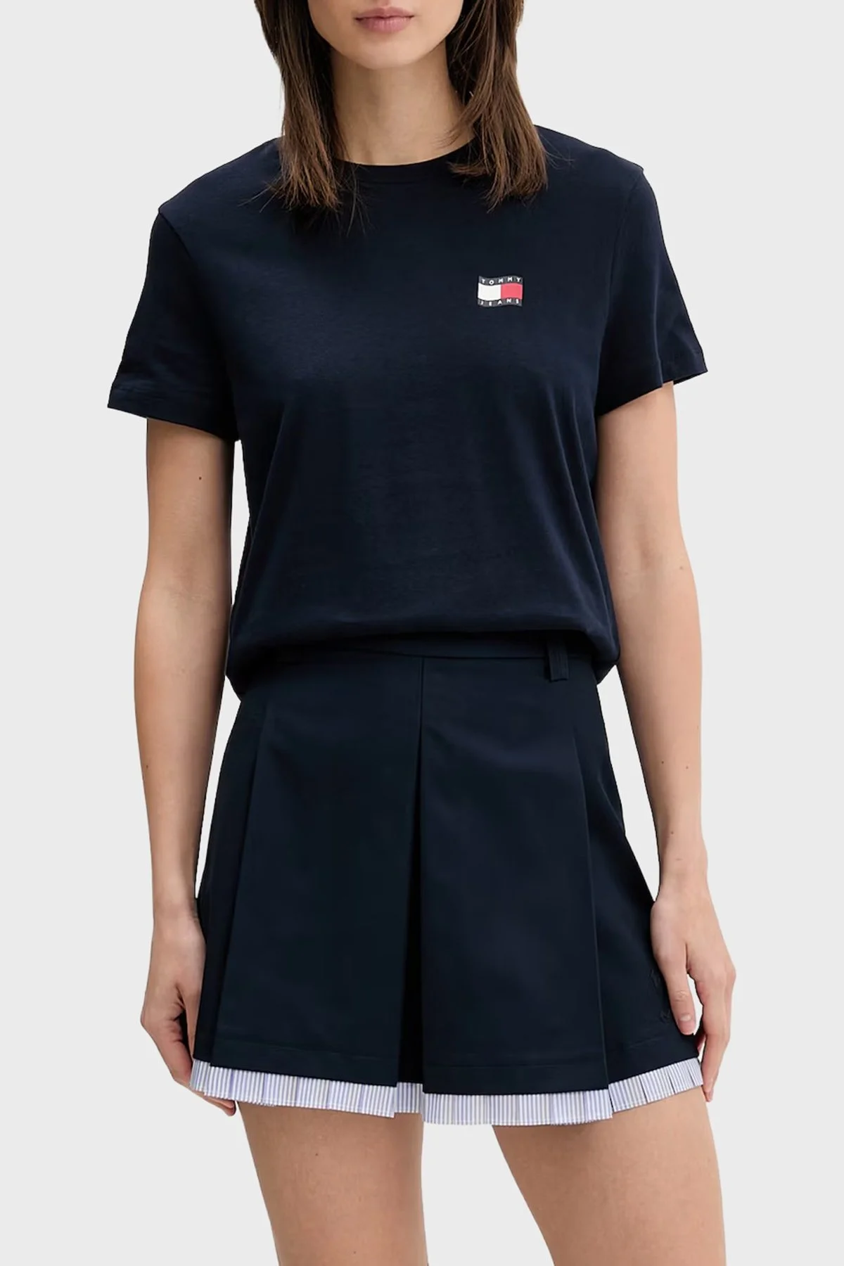 Tommy Jeans Pamuklu Logo Baskılı Regular Fit Bisiklet Yaka Kadın T Shirt DW0DW22274 C1G LACİVERT - 1